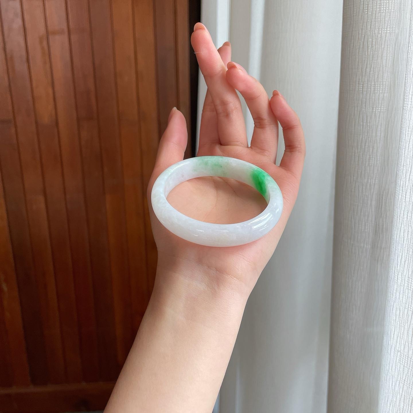 糯冰飘花翡翠贵妃镯（55mm)（yc323831）
