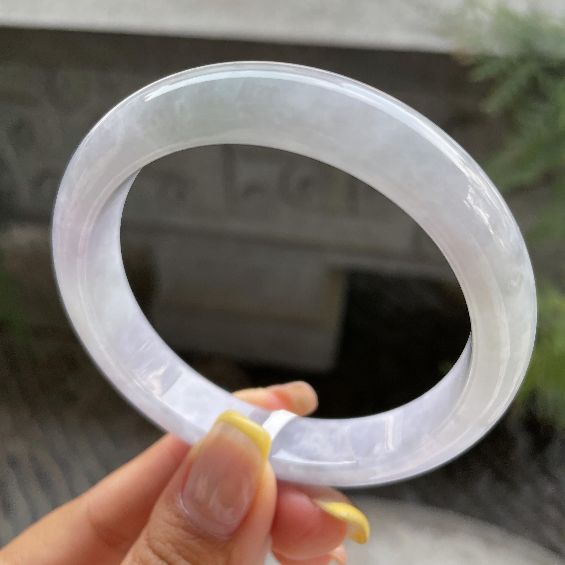 大圈口     糯种带底色正圈平安镯58圈      天然缅甸A货翡翠（yc387365）
