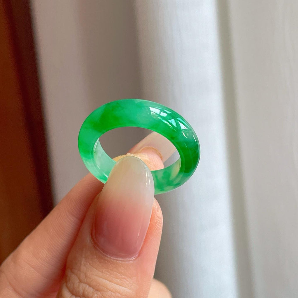 糯冰阳绿翡翠戒圈（yc259090）