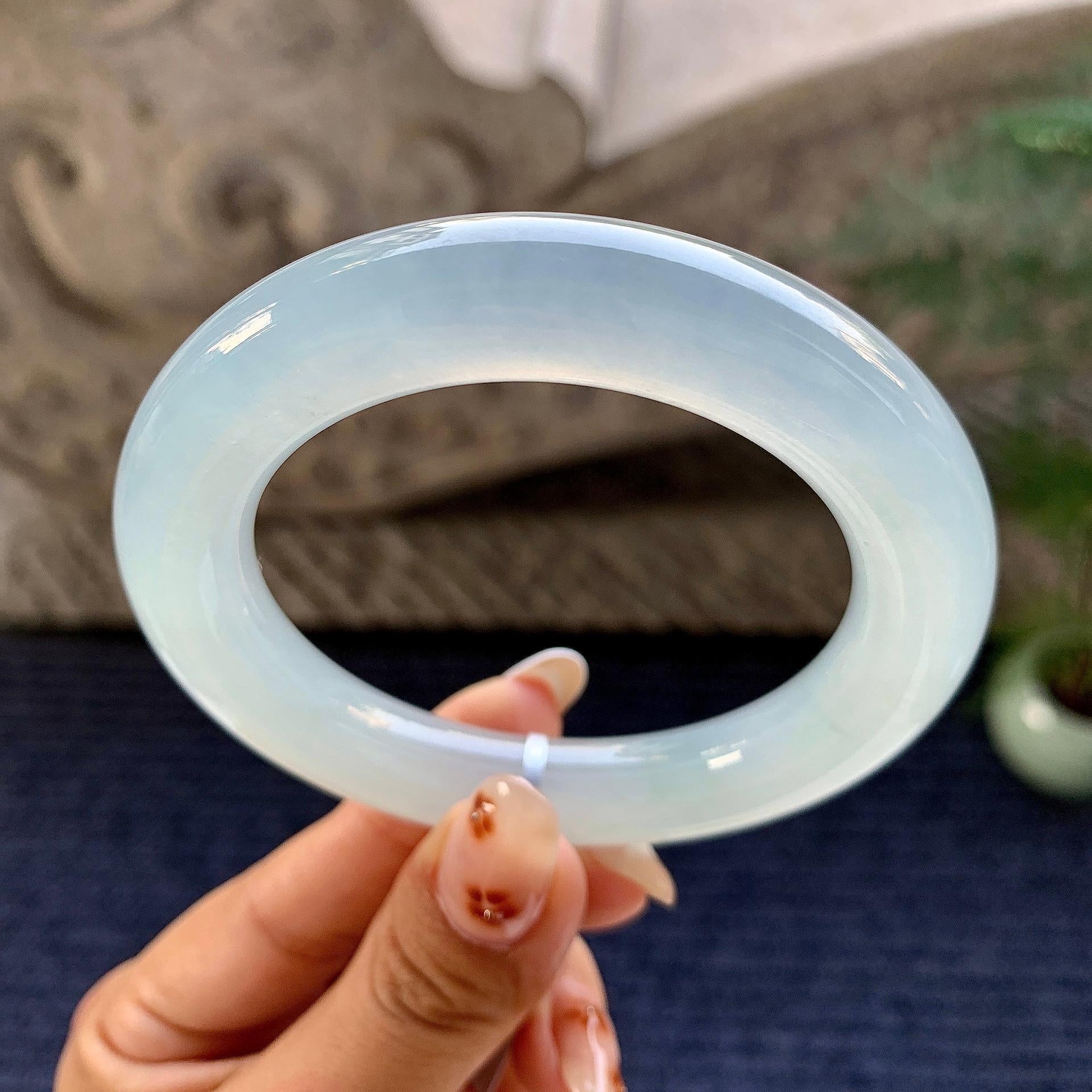 糯冰种带底色圆条手镯（55.4mm）（yc249379）