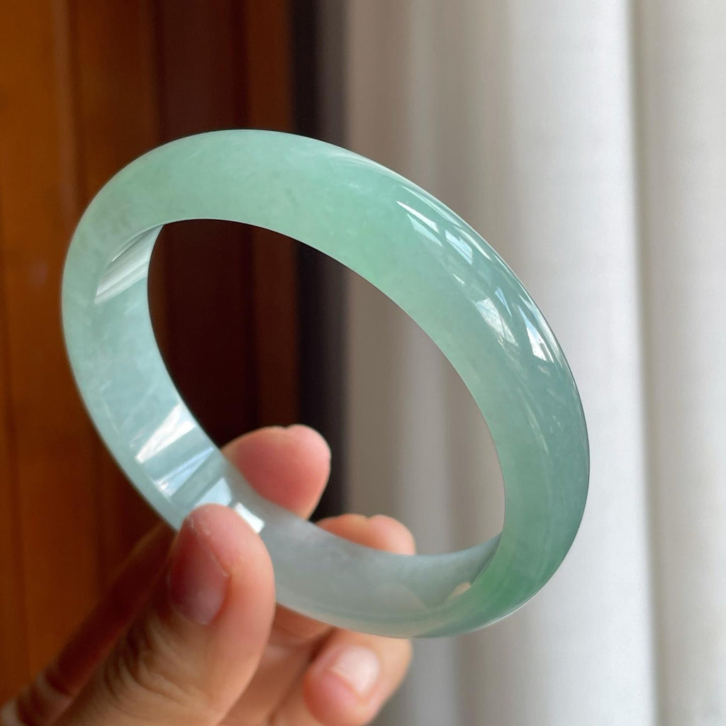 冰种带底色飘绿花翡翠平安镯（59.5mm）（yc221958）