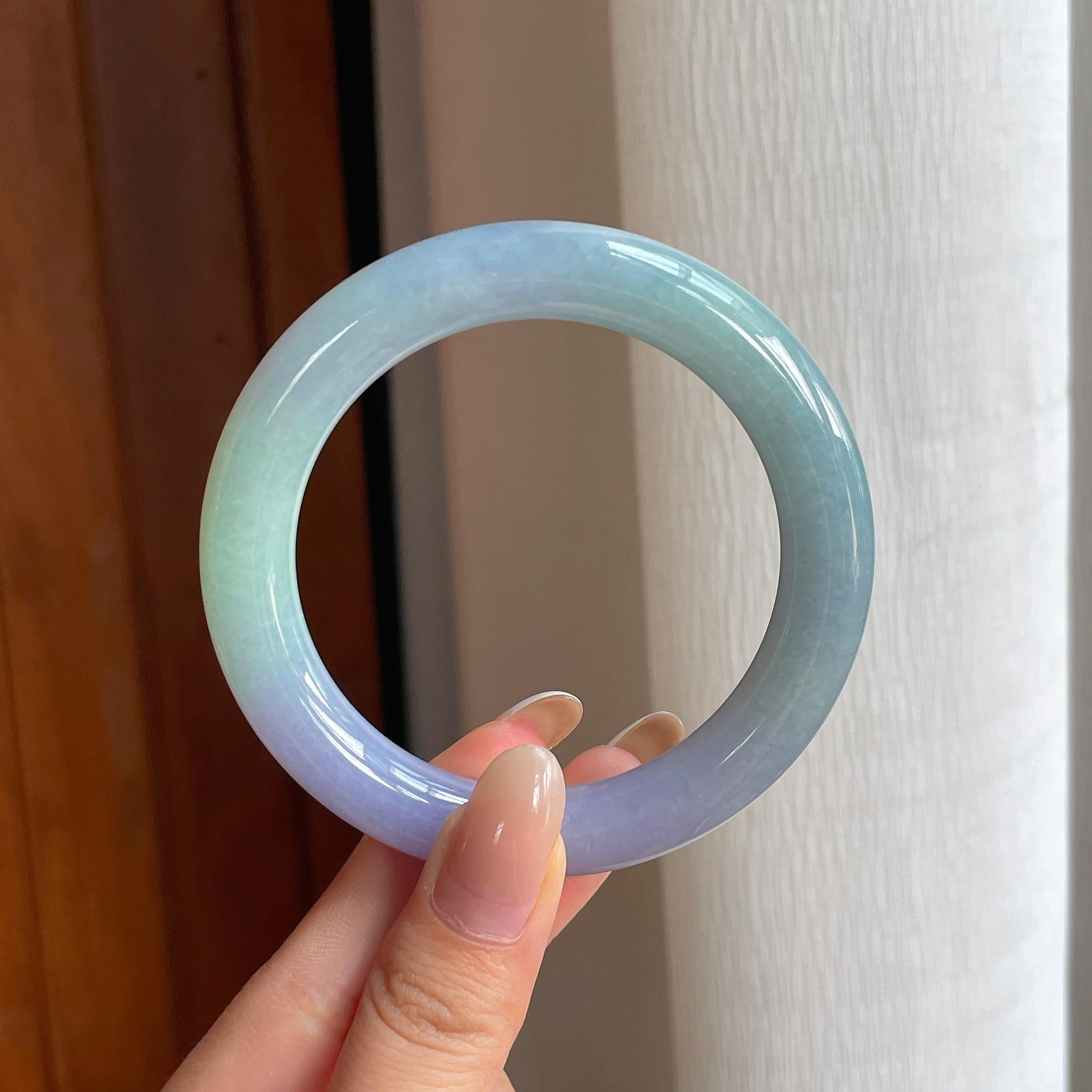 糯冰春带彩翡翠圆条手镯（56.4mm)（yc419574）