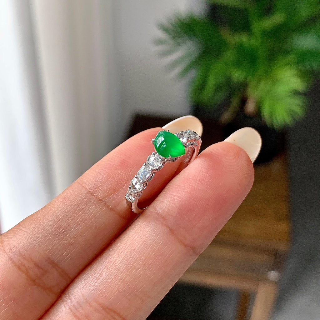 18k金钻镶冰种满绿蛋面戒指（yc257224）