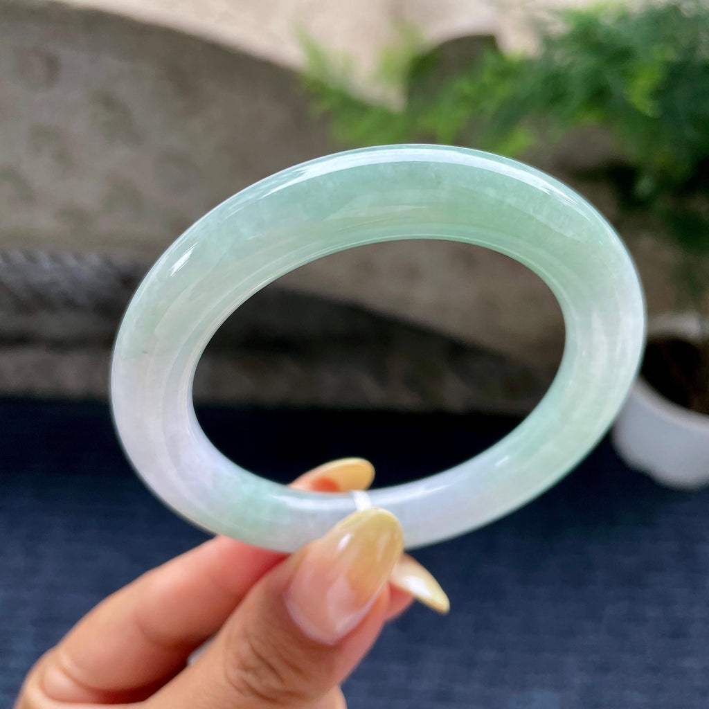 小圈口 细糯种带底色圆条手镯53.8圈 天然缅甸A货翡翠（yc489138）