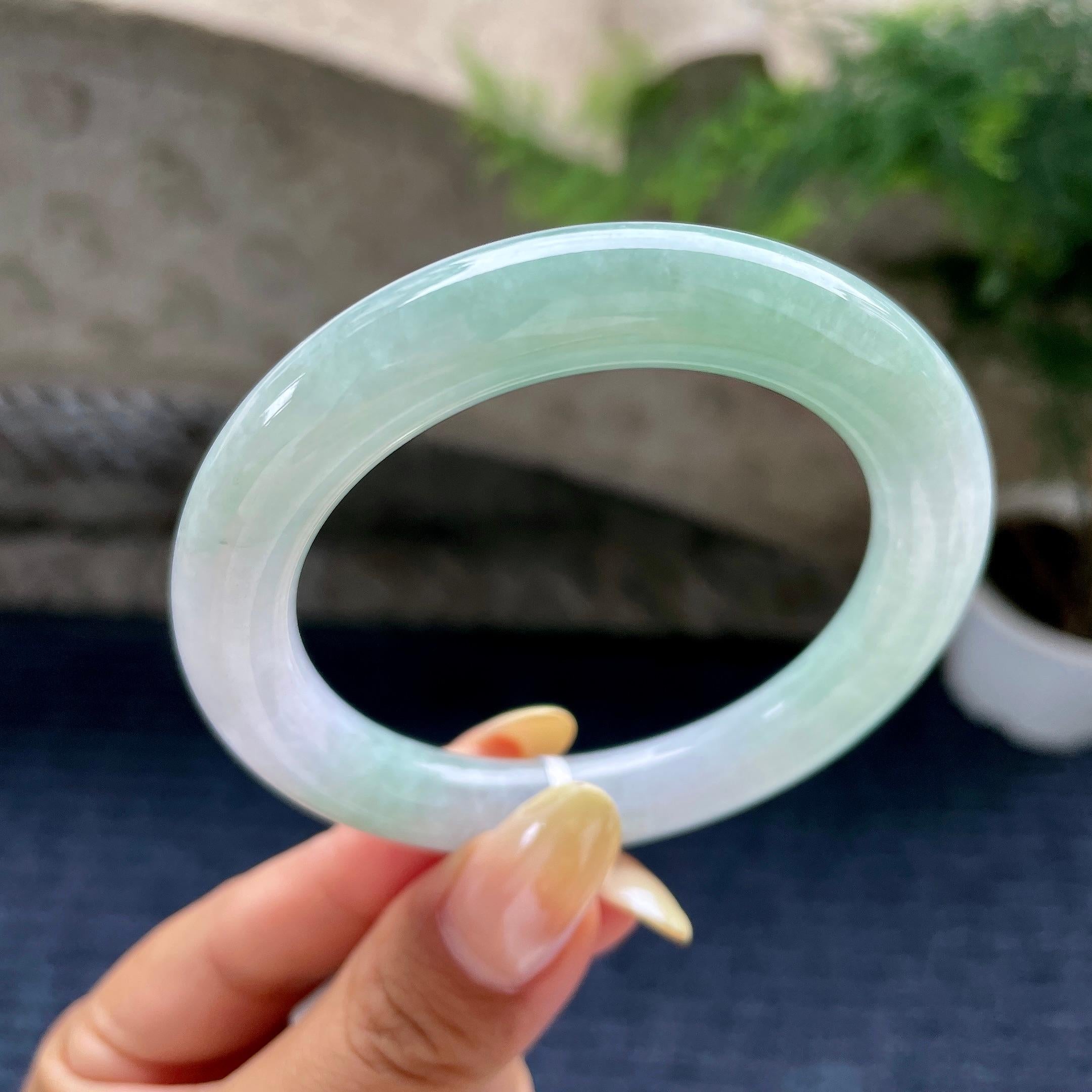 小圈口 细糯种带底色圆条手镯53.8圈 天然缅甸A货翡翠（yc489138）