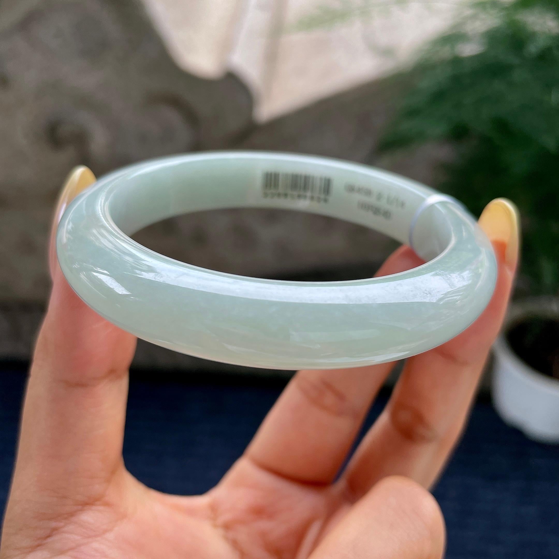 大圈口 细糯种带底色正圈平安镯58.1圈 天然缅甸A货翡翠（yc481947）