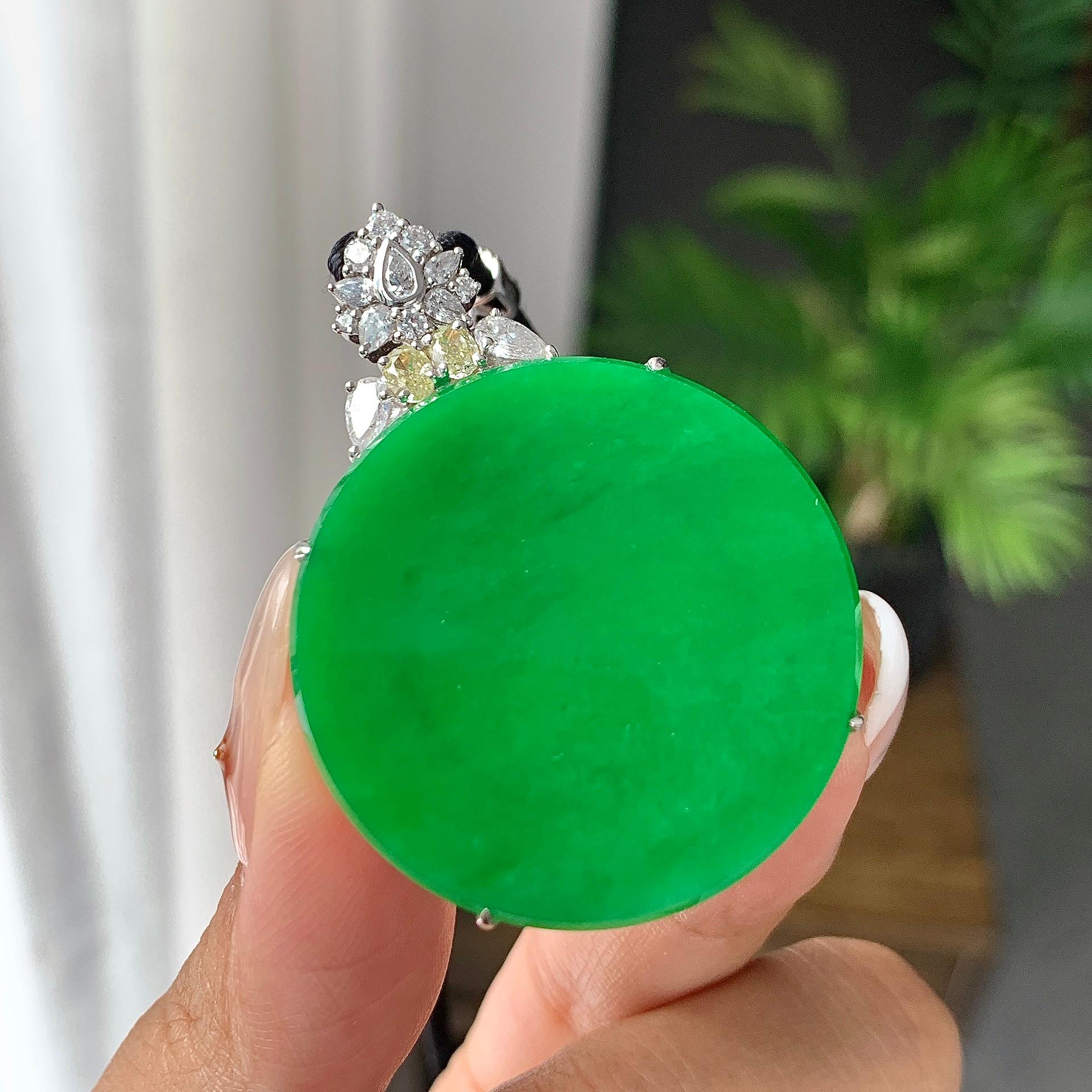 18K金钻镶冰种满绿无事牌吊坠（yc248218）