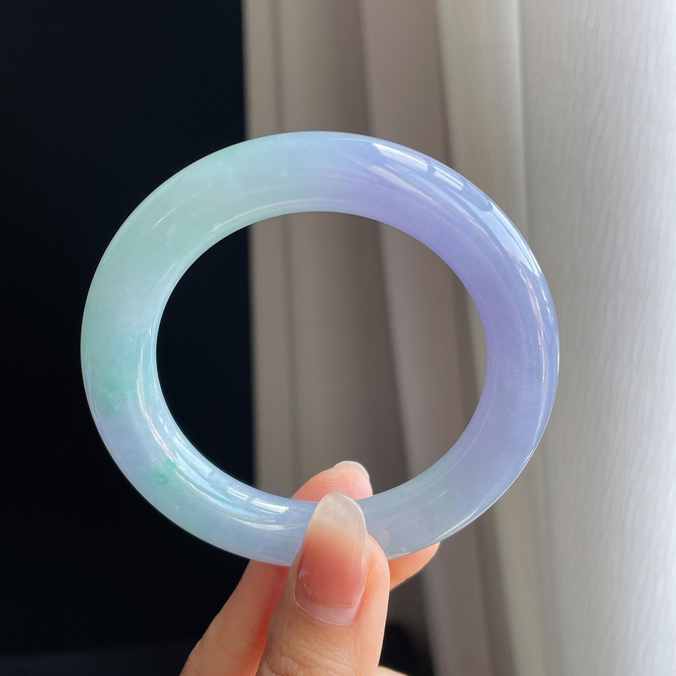 糯冰春带彩翡翠圆条手镯（54mm)（yc322784）