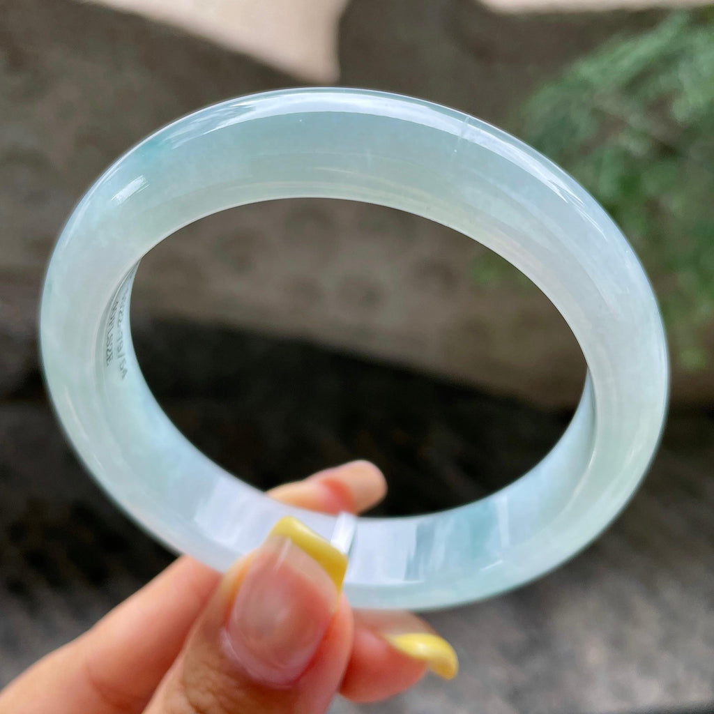 细糯种淡蓝底飘花正圈平安镯54.8圈           天然缅甸A货翡翠（yc392732）