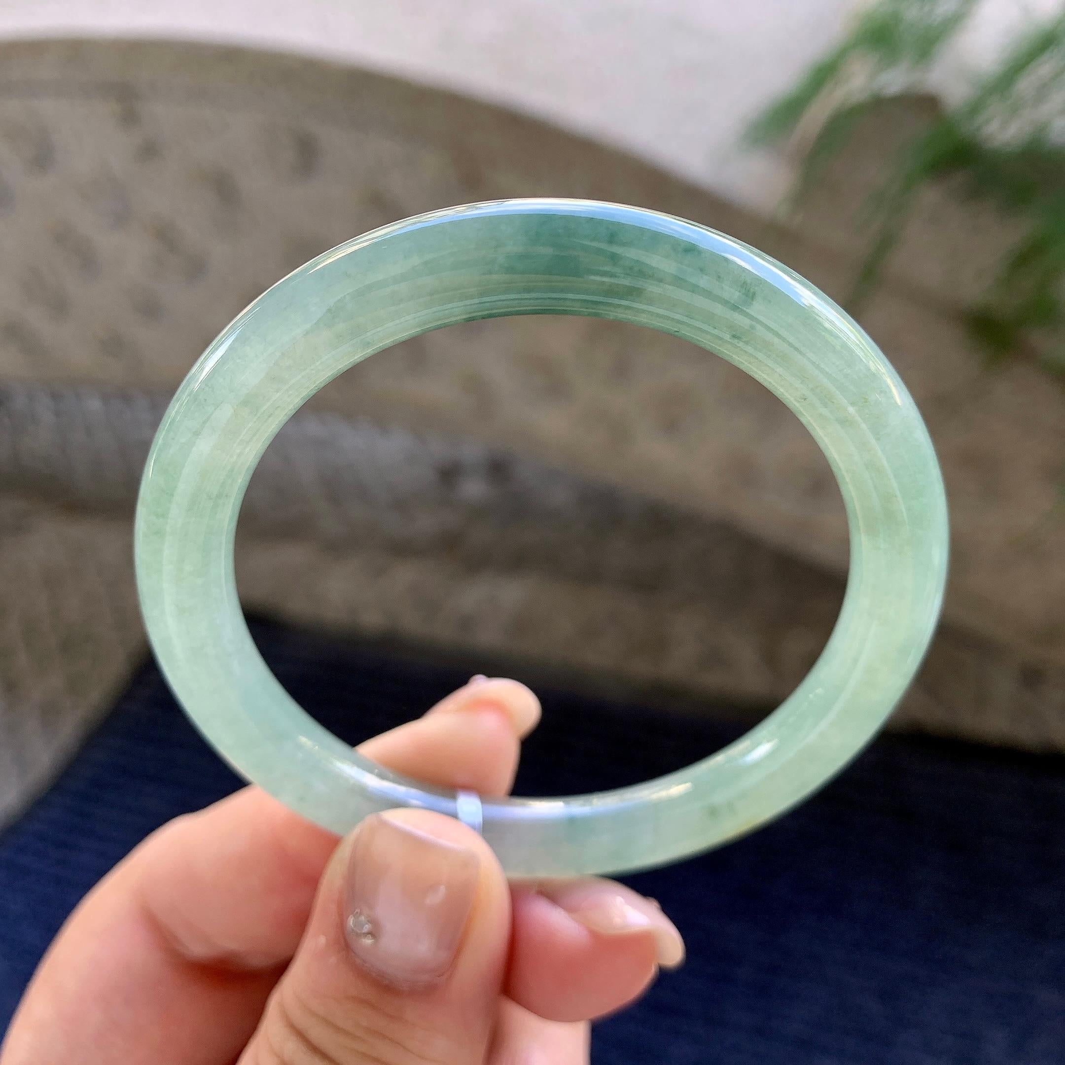 细糯种油青底飘花圆条手镯53.3圈口  天然缅甸A货翡翠（yc457008）