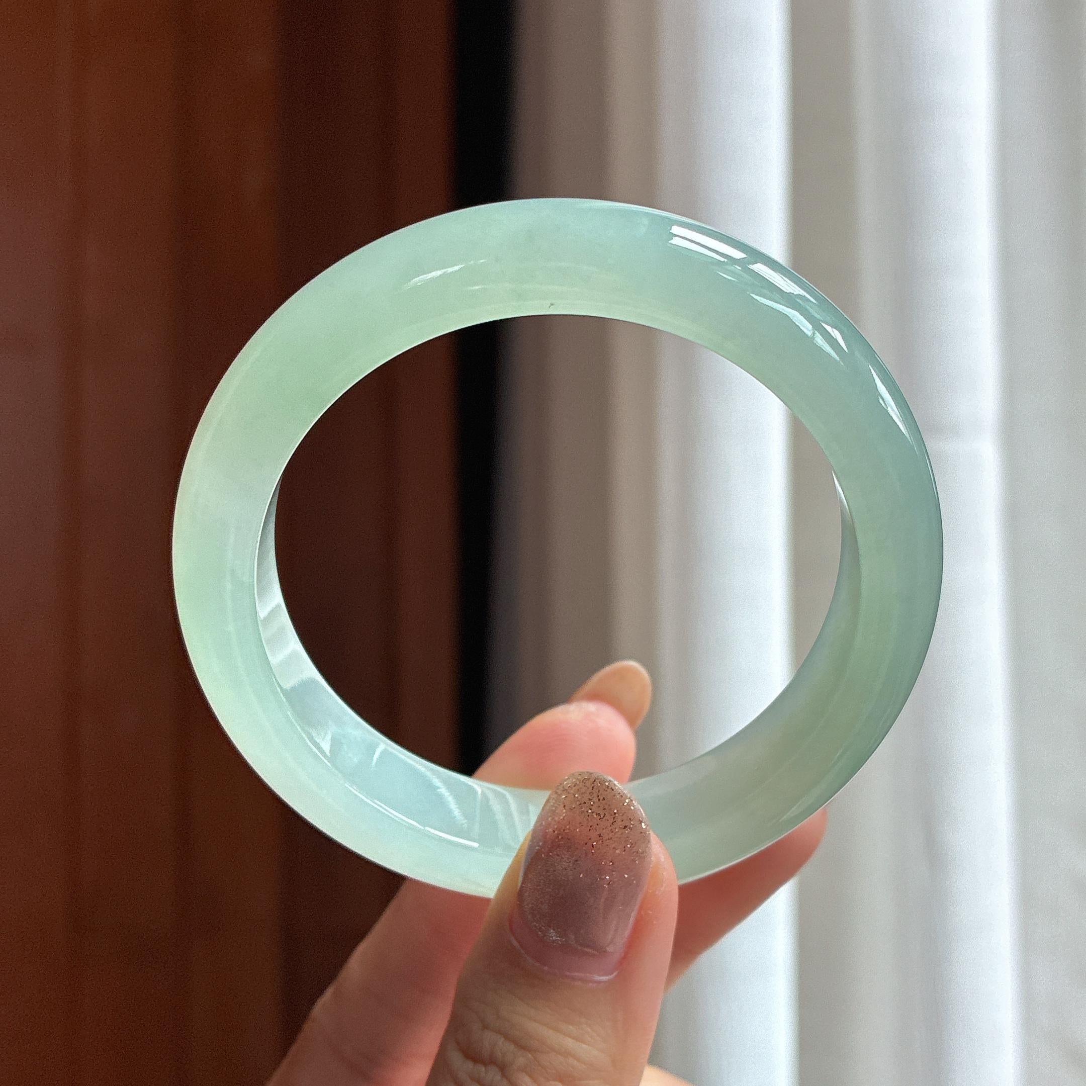 Vòng tay bình an tròn đều, nền băng mỏng dẻo mịn, size 55, ngọc phỉ thúy tự nhiên loại A Myanmar (yc451493)