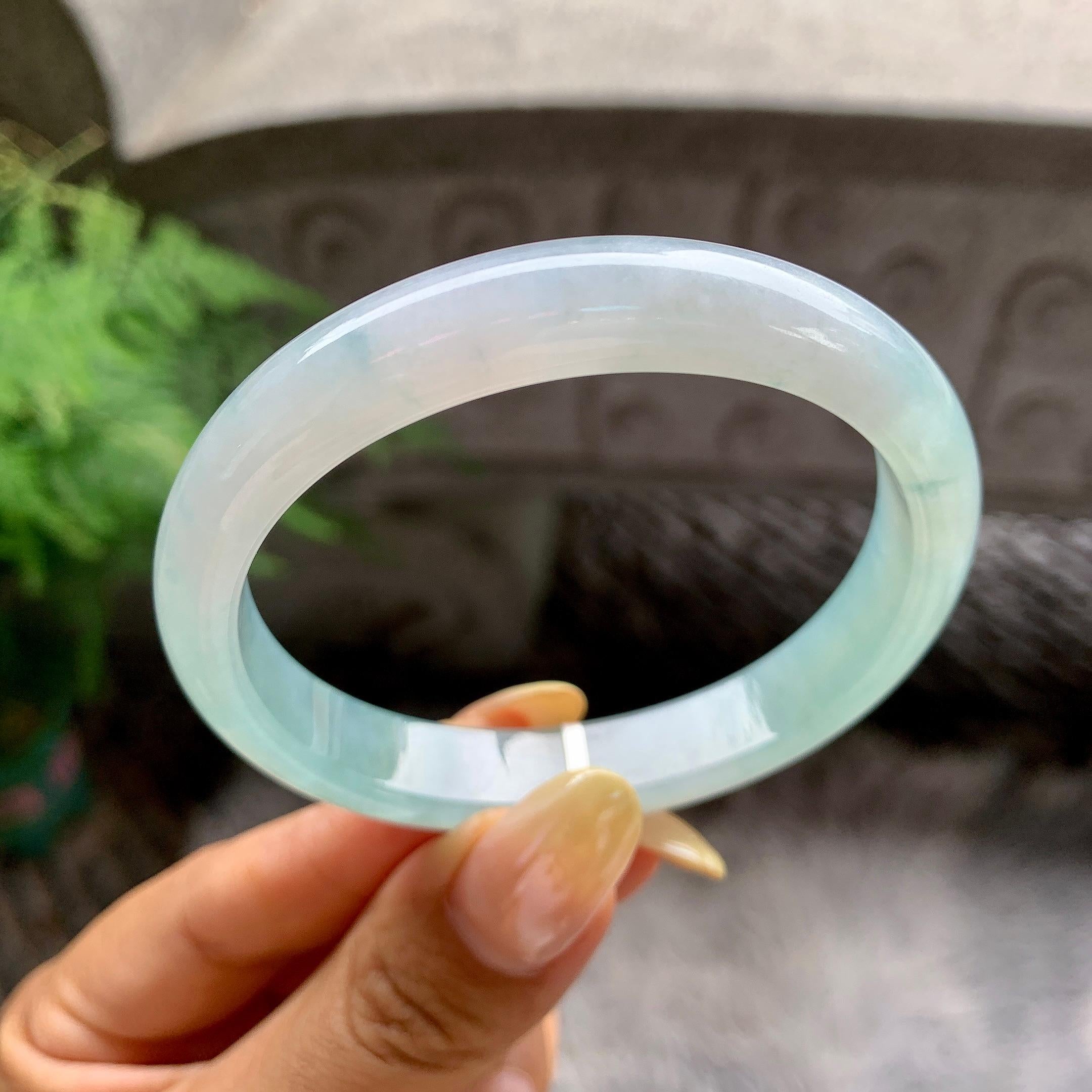 细糯种蓝水贵妃手镯55.5圈 天然缅甸A货翡翠（yc481905）