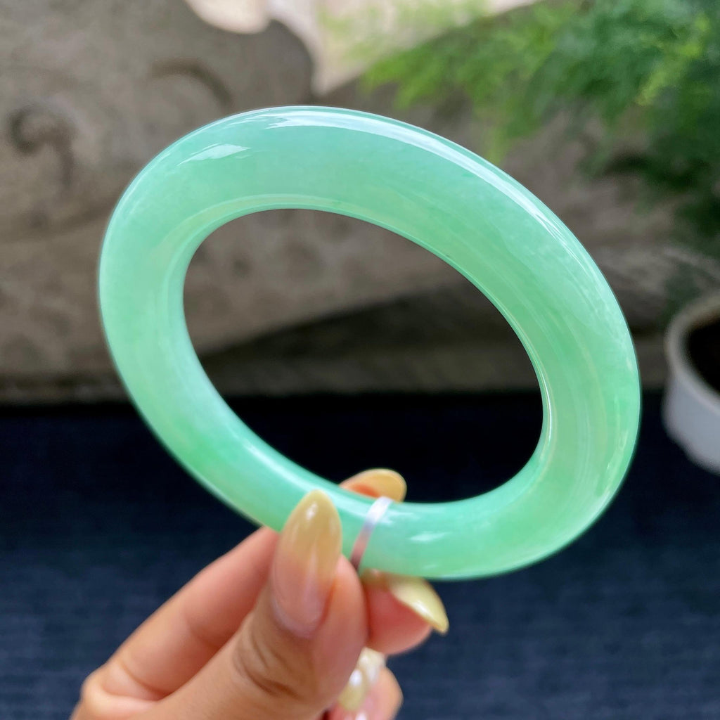 细糯种翠绿圆条手镯56.2圈 天然缅甸A货翡翠（yc489327）