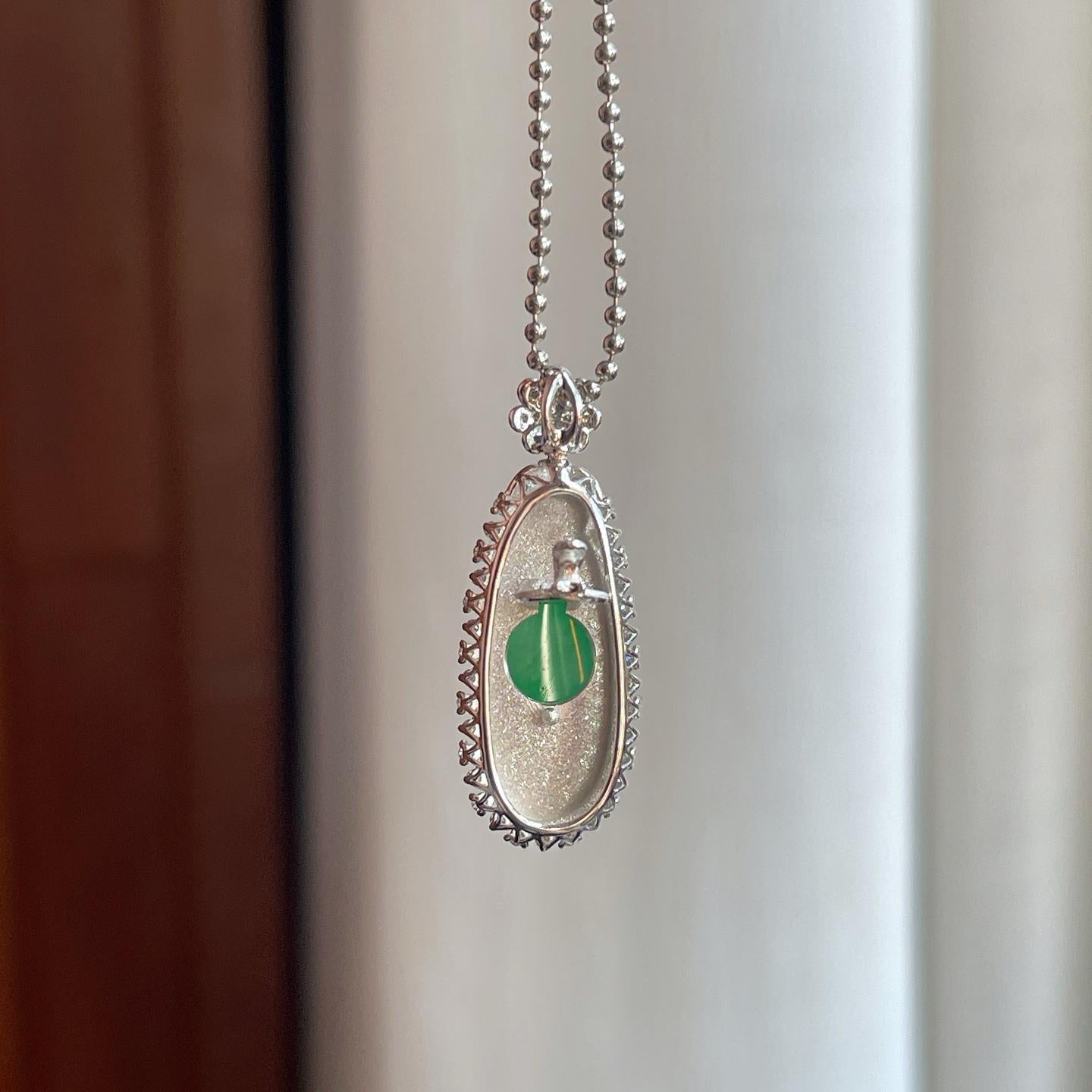 18k金钻镶冰种满绿翡翠豆子（yc257842）