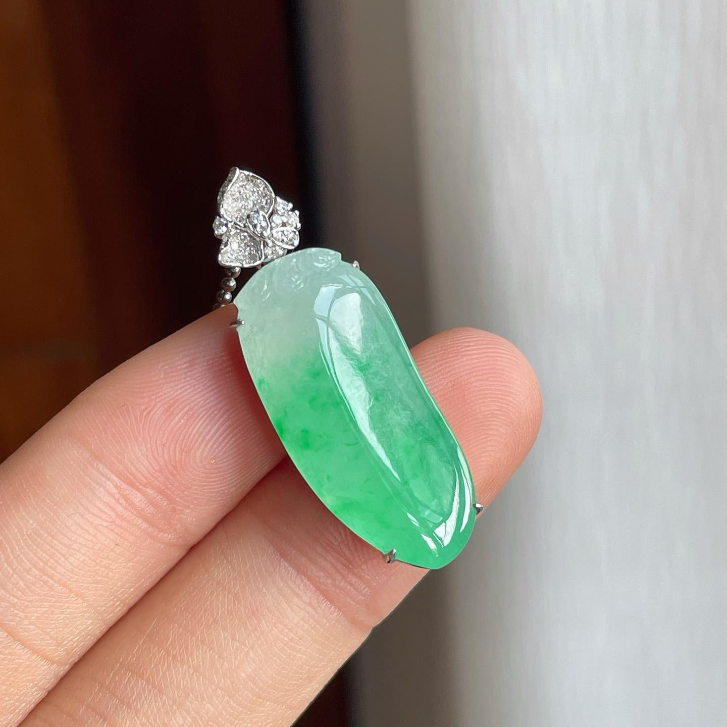 18k金镶糯冰飘绿翡翠福瓜（yc251743）