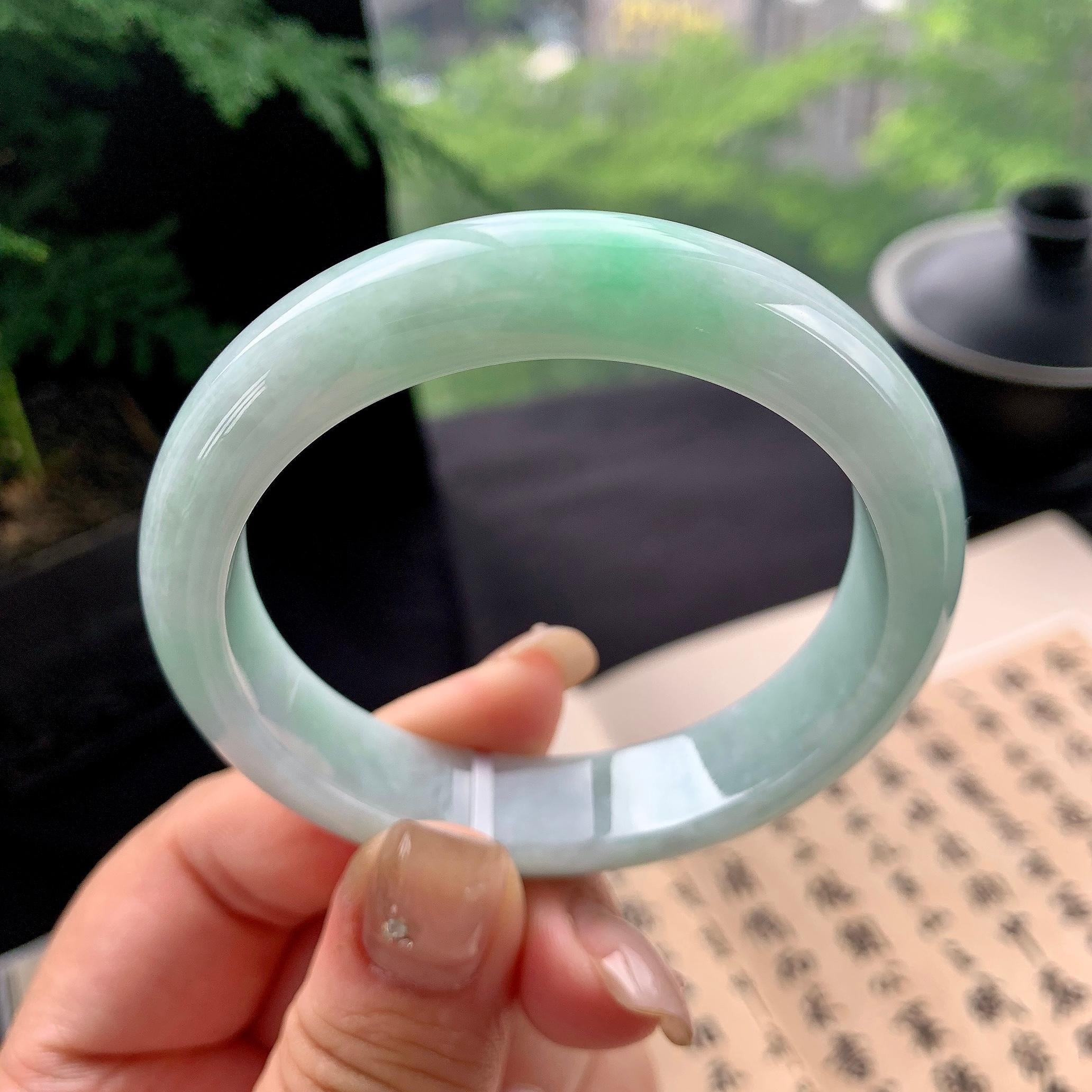 细糯种淡晴底飘绿正圈平安镯 54圈口 天然缅甸A货翡翠（yc473062）
