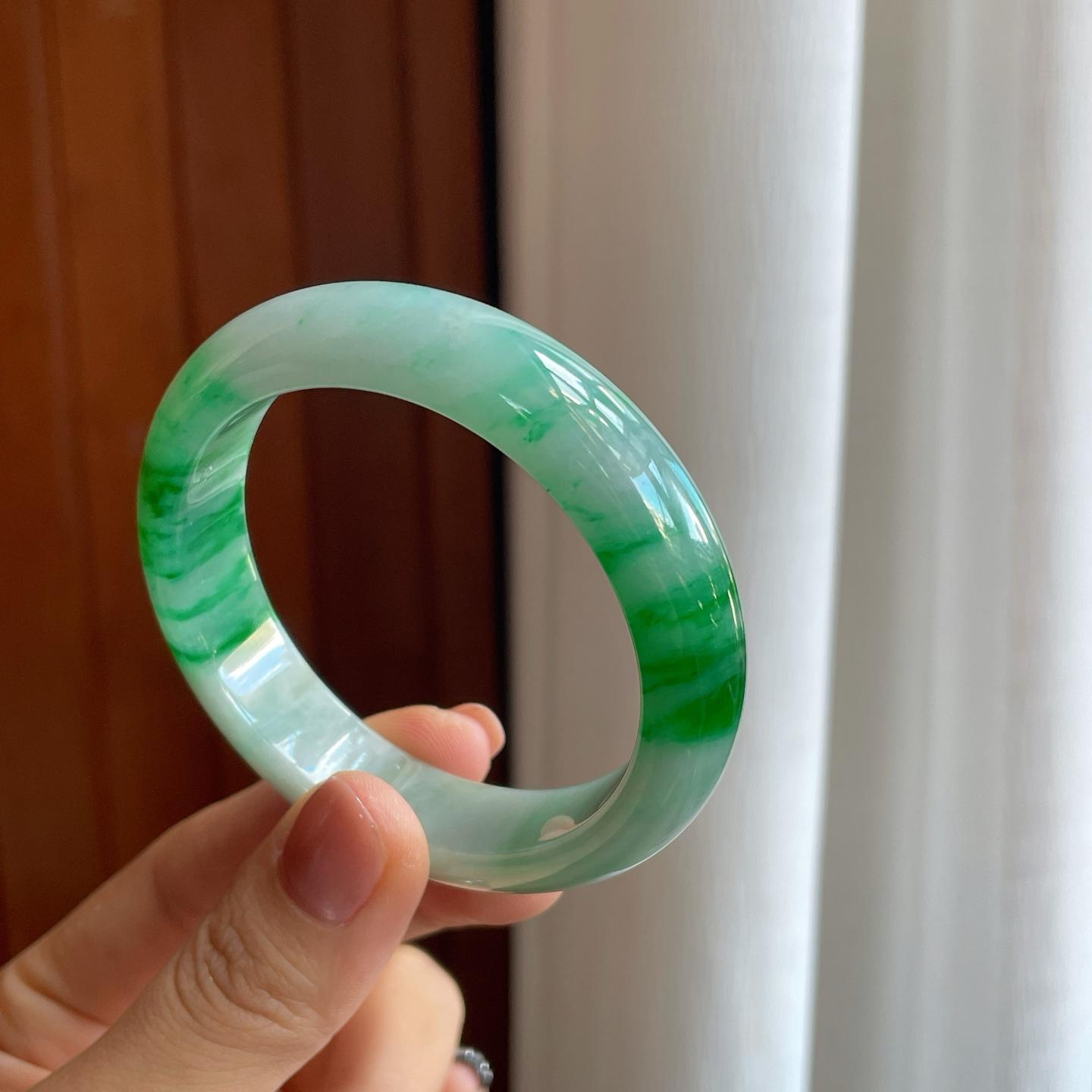 糯种带色翡翠平安镯（53.5mm）（yc274643）
