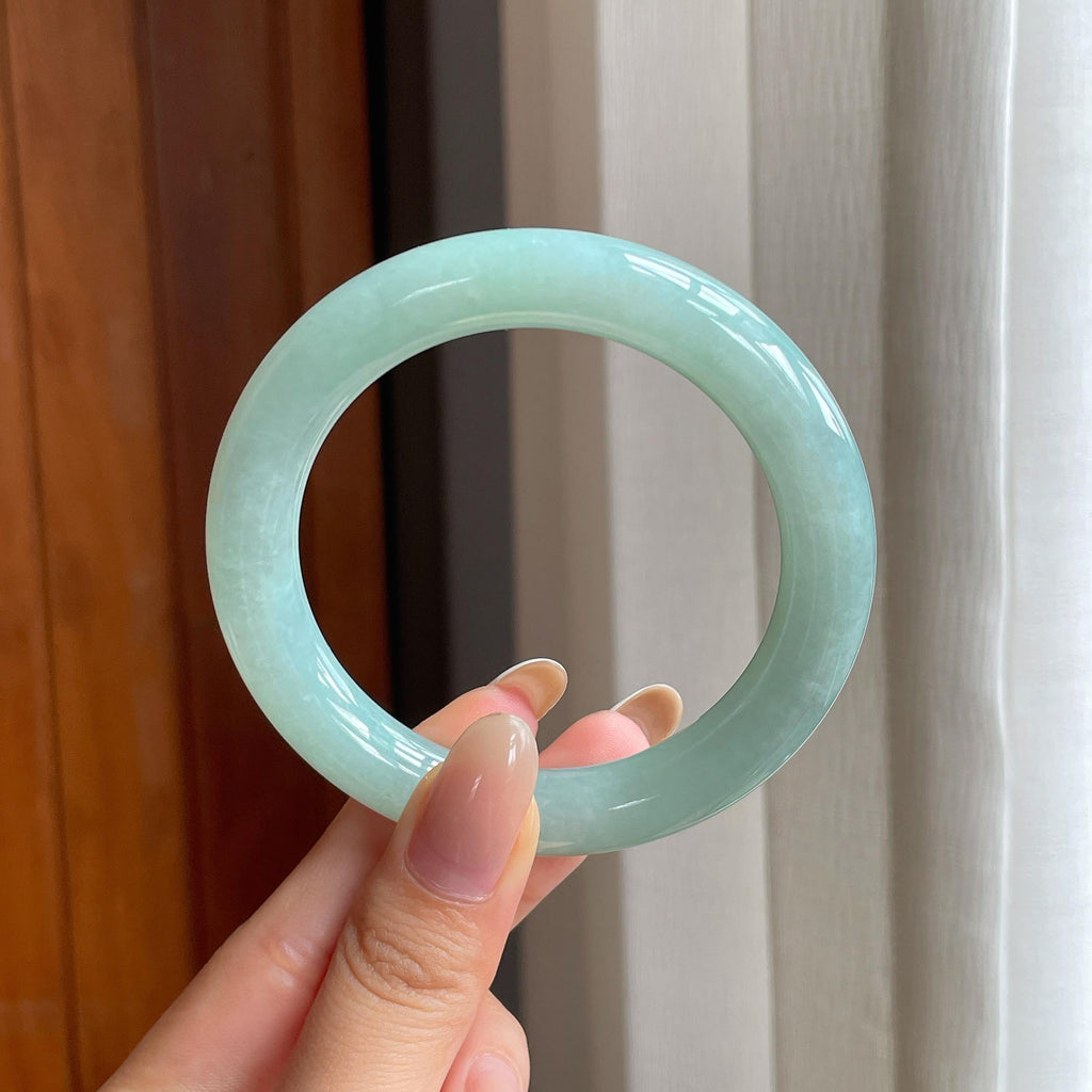 糯冰晴底翡翠圆条手镯（55.8mm)（yc404012）