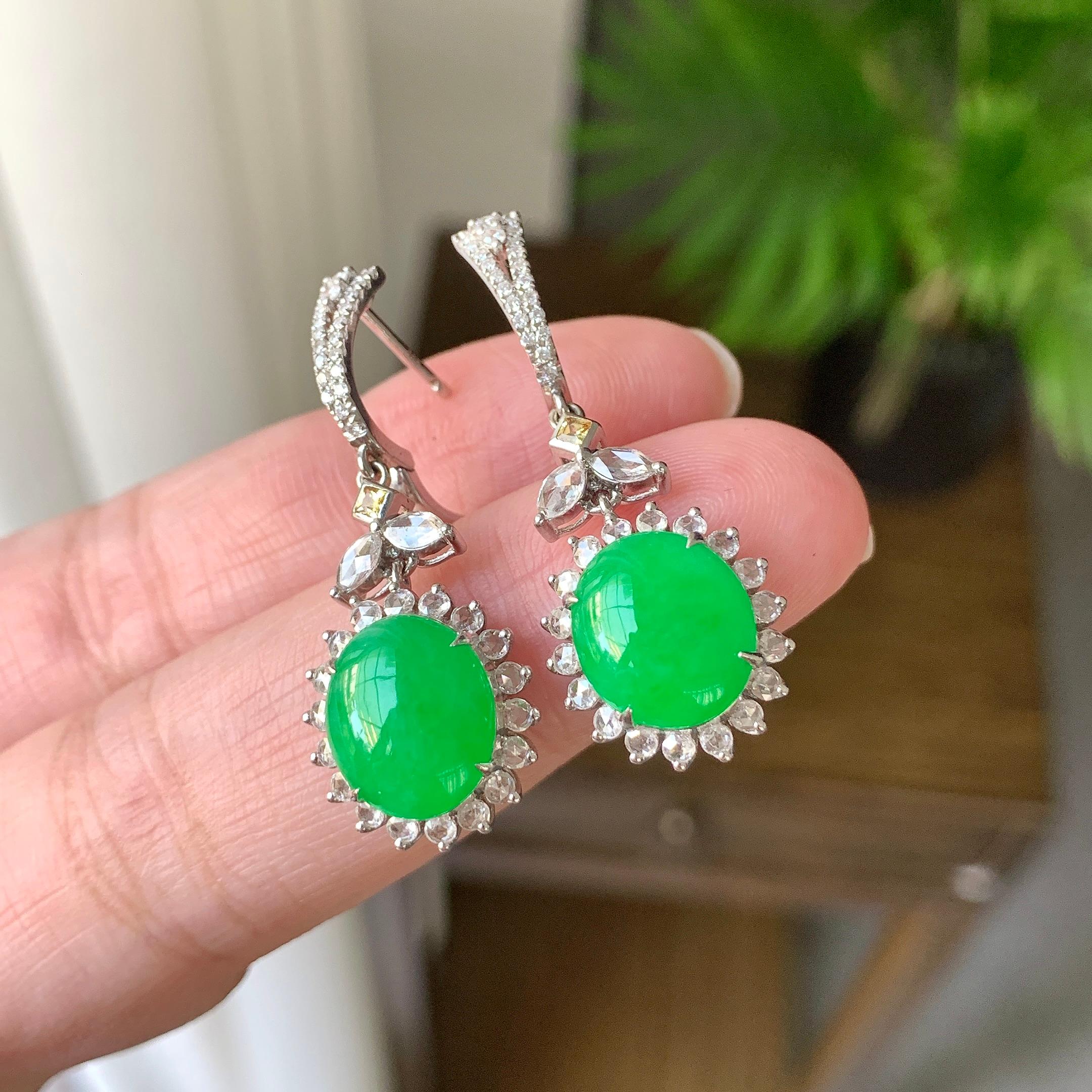 18K金钻镶细糯种翠绿蛋面耳坠（yc248183）