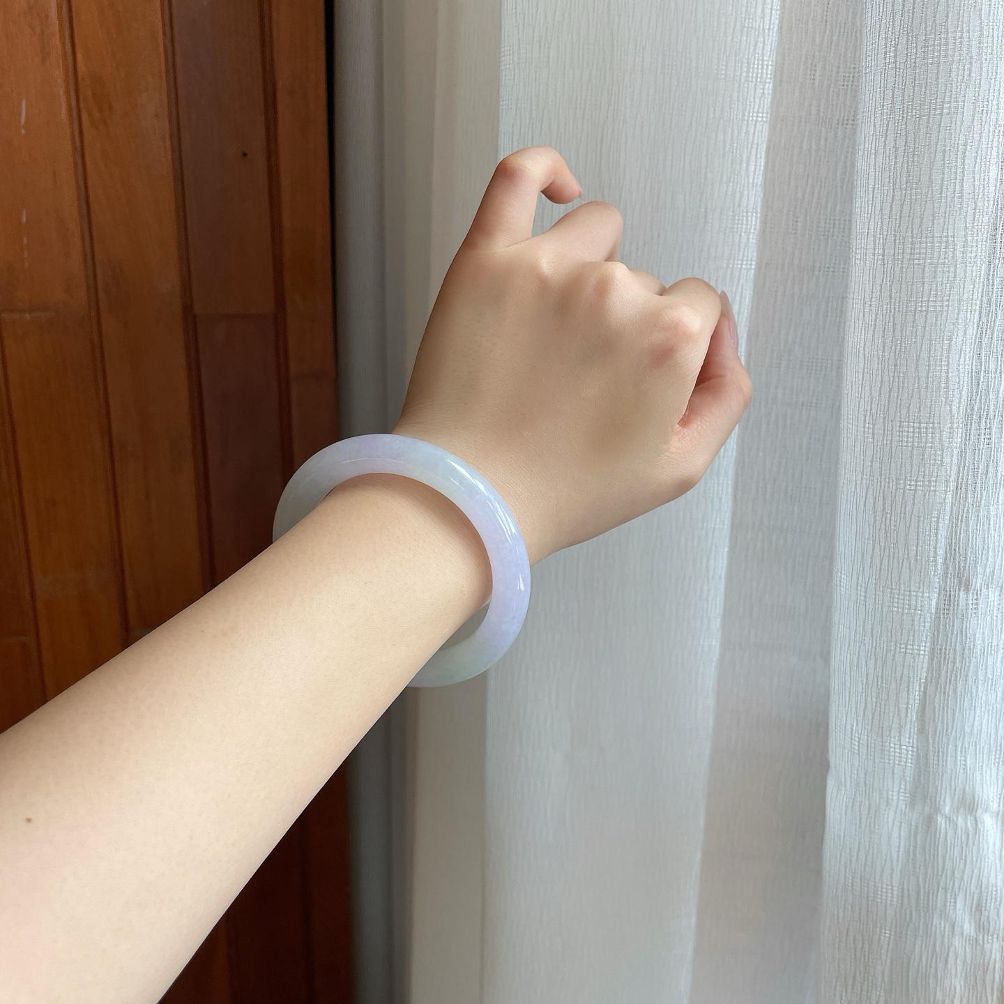 冰种椿彩翡翠圆条手镯（55.7mm）（yc278187）