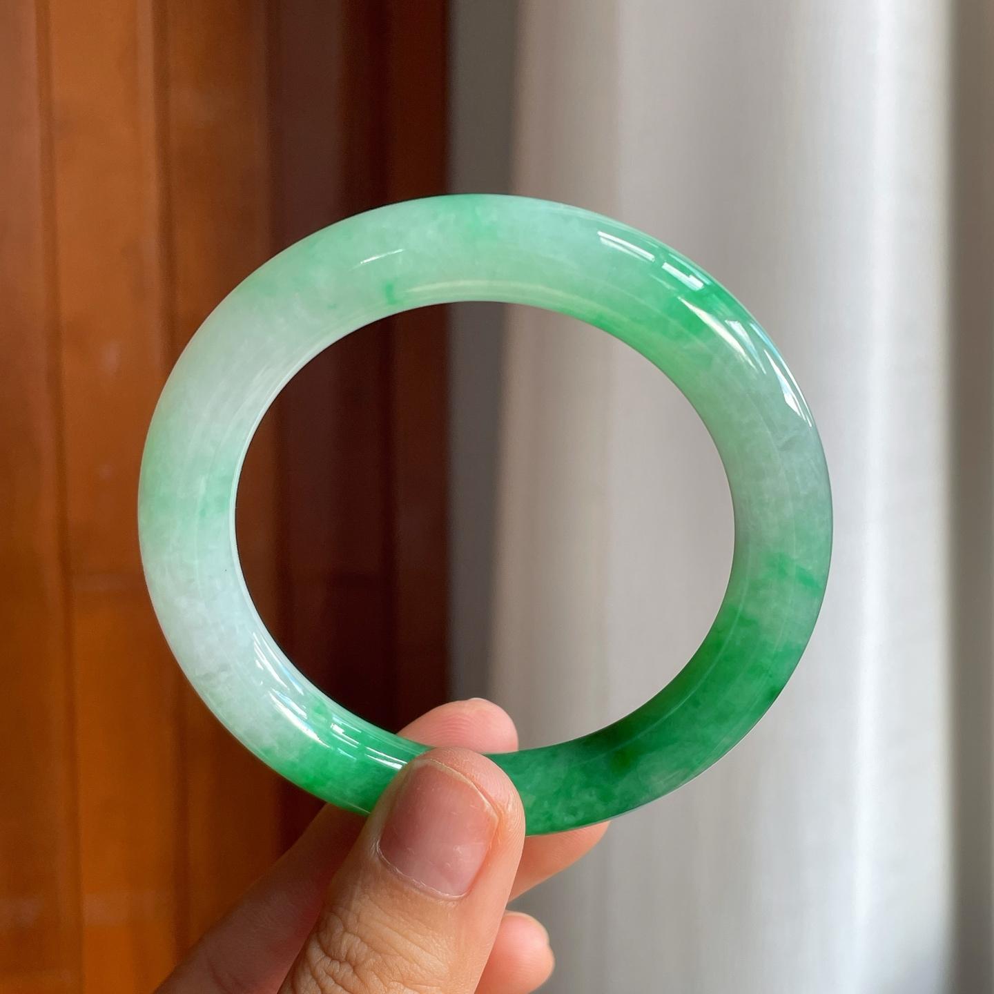 糯冰带色翡翠圆条手镯（56mm）（yc225114）