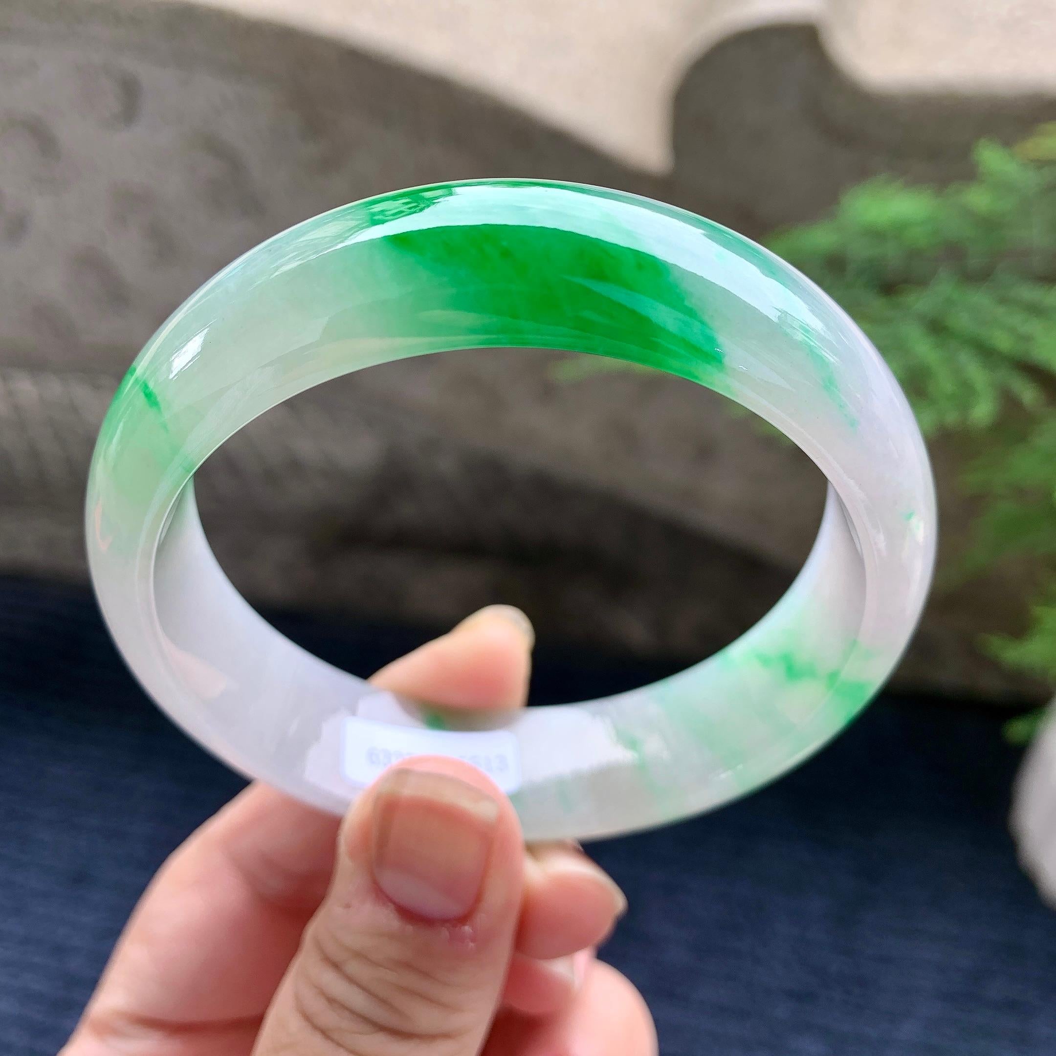 糯冰种飘阳绿宽版轮胎手镯（60.3mm）（yc254106）