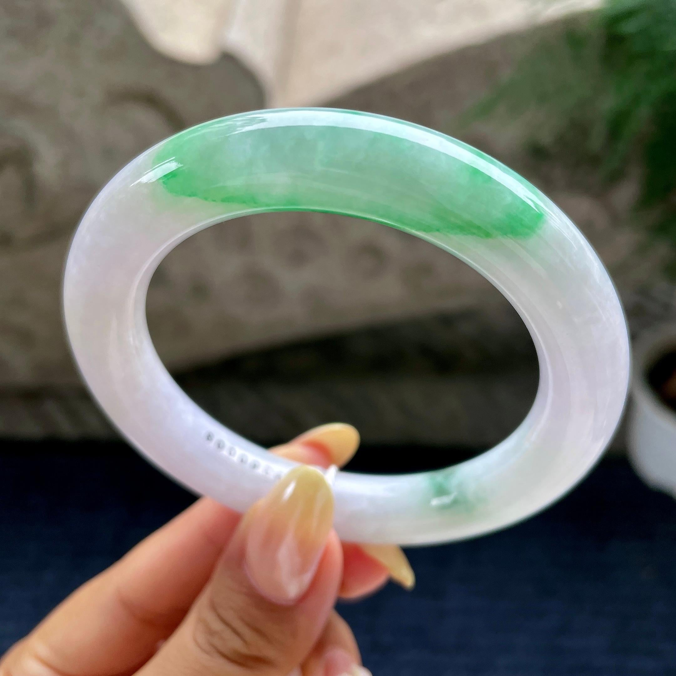 细糯种淡紫底飘翠绿圆条手镯56.2圈 天然缅甸A货翡翠（yc460683）