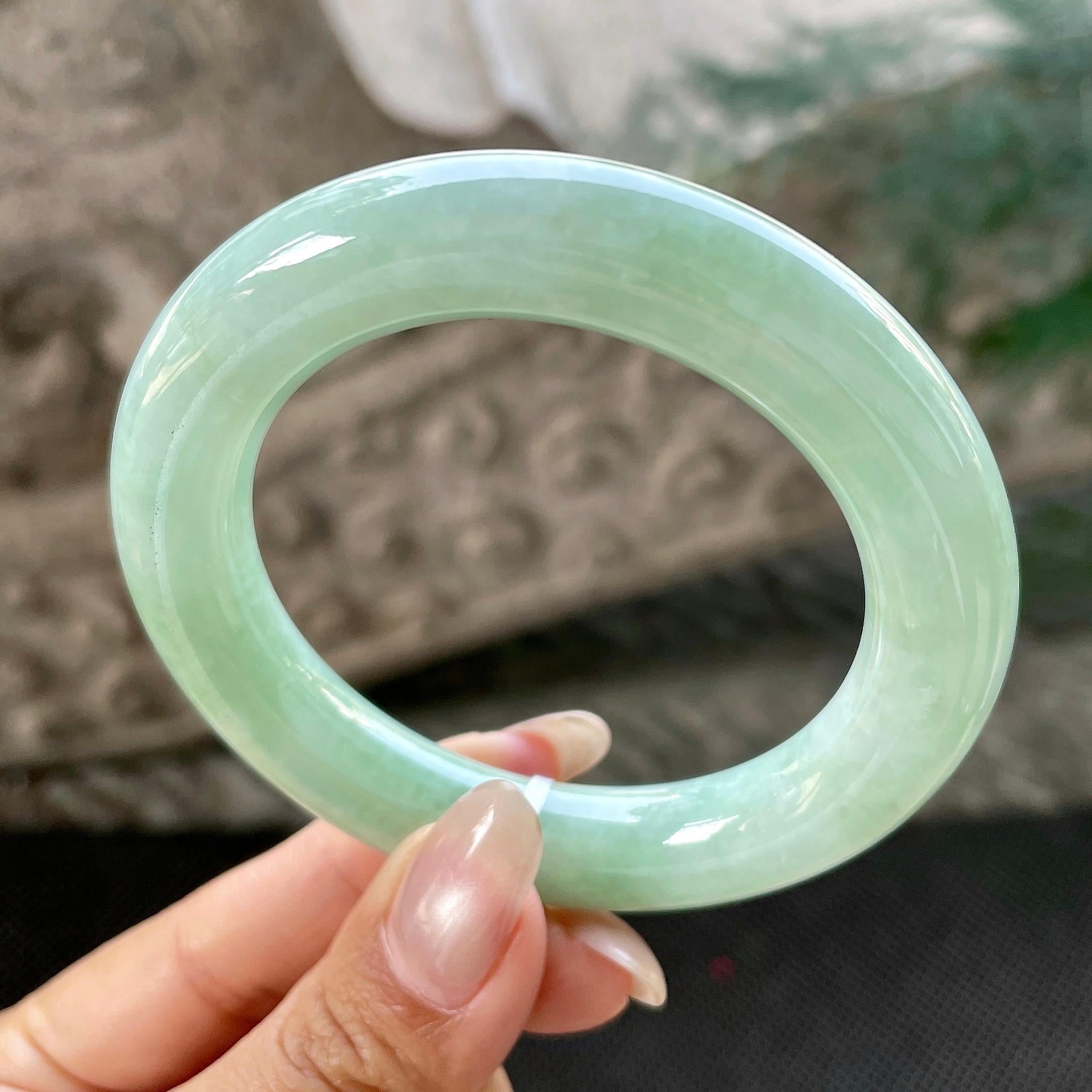 糯种晴底圆条手镯54.8圈    天然缅甸A货翡翠（yc348229）