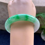 细糯种飘绿圆条手镯（56.8mm）（yc223253）