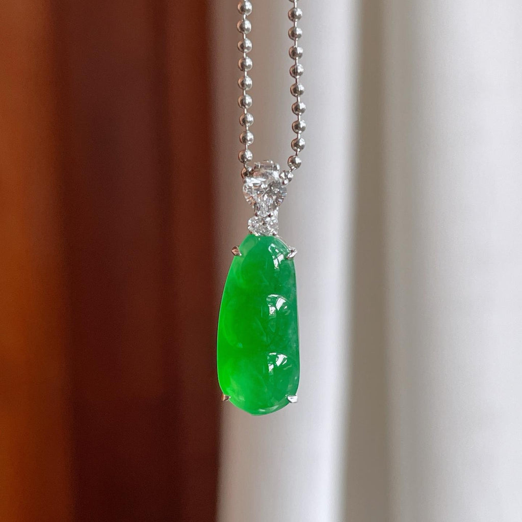 18k金镶冰种满绿翡翠豆子（yc246179）