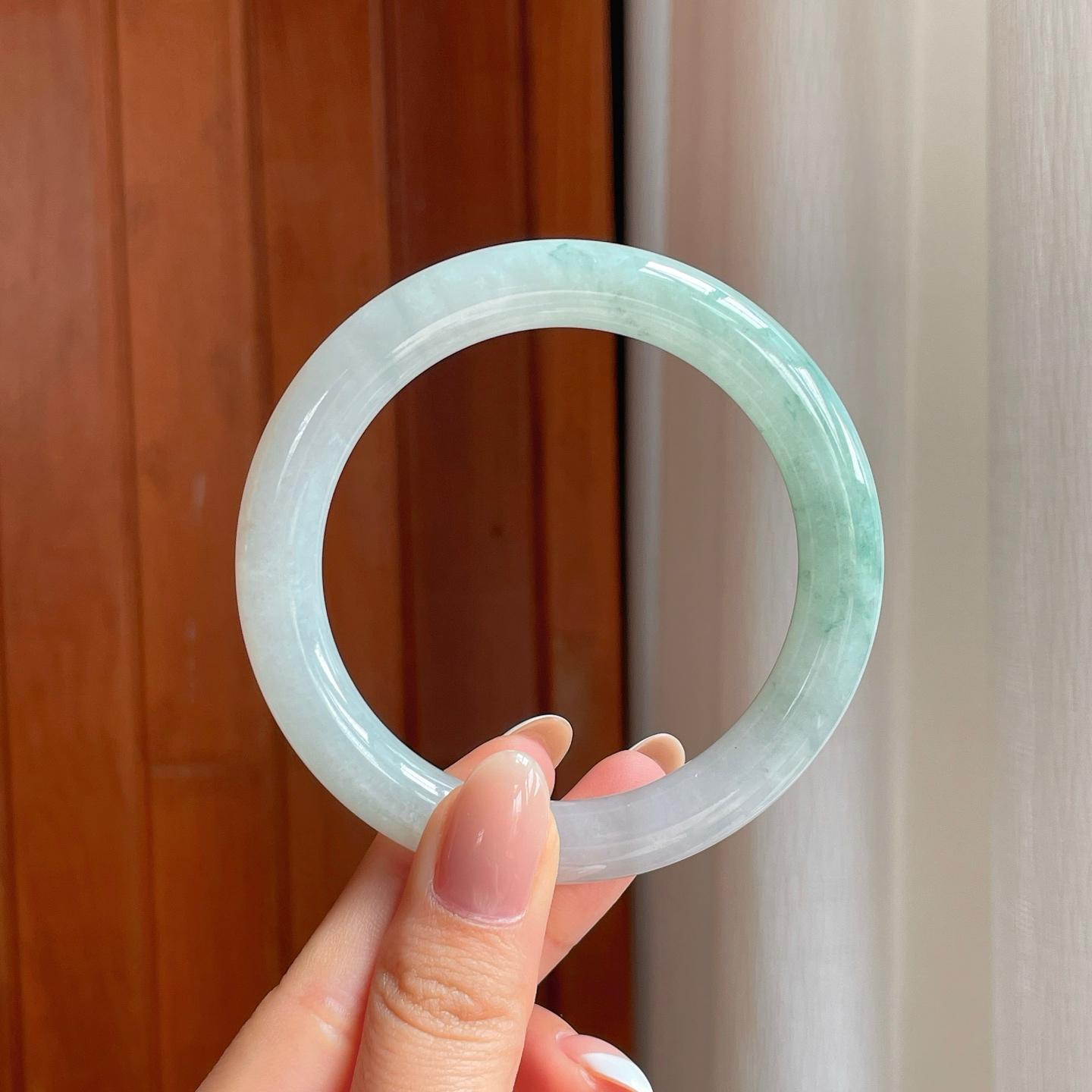 糯冰飘花翡翠圆条手镯（56.7mm)（yc374045）
