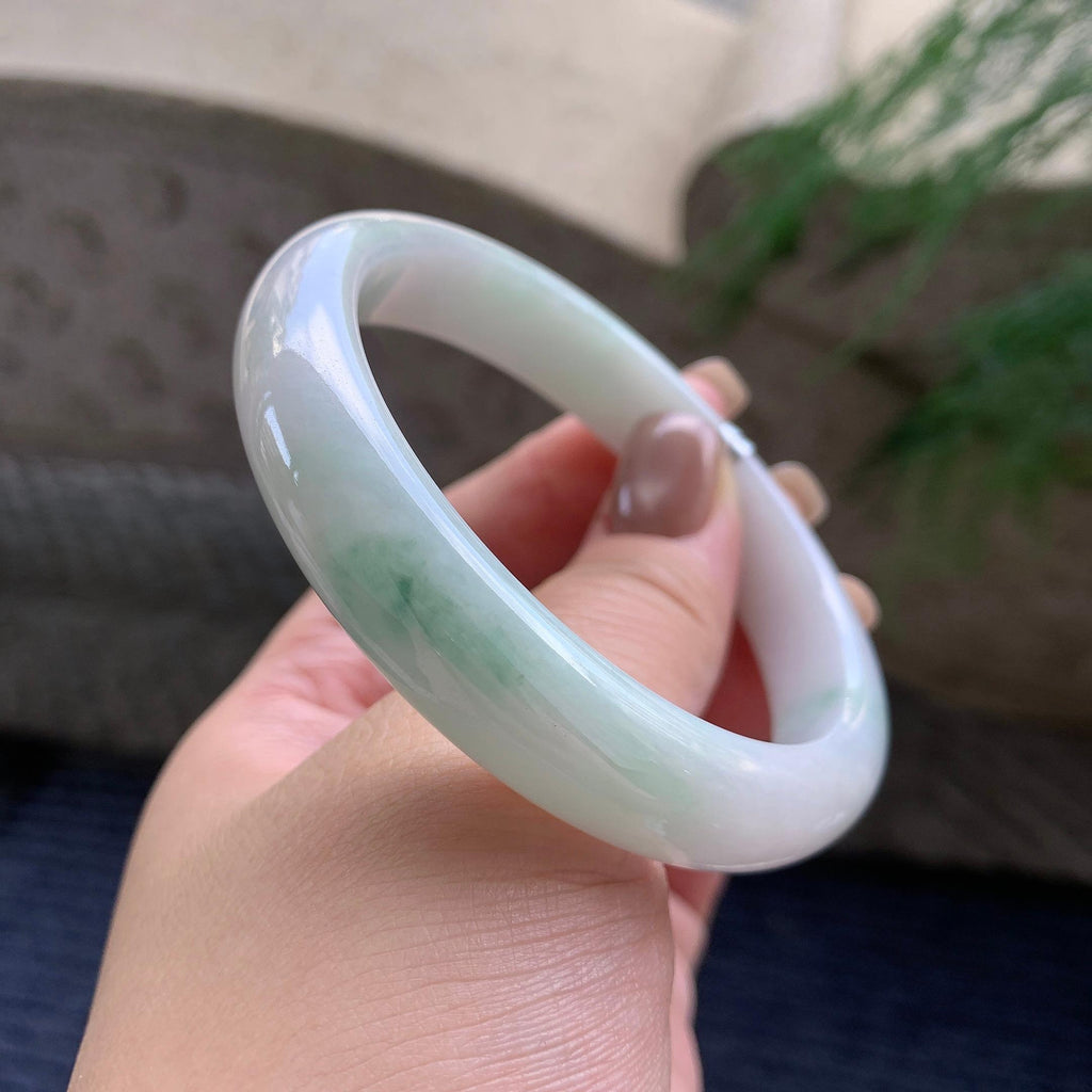 大圈口  细糯种飘绿花正圈平安镯  61圈口  天然缅甸A货翡翠（yc421221）