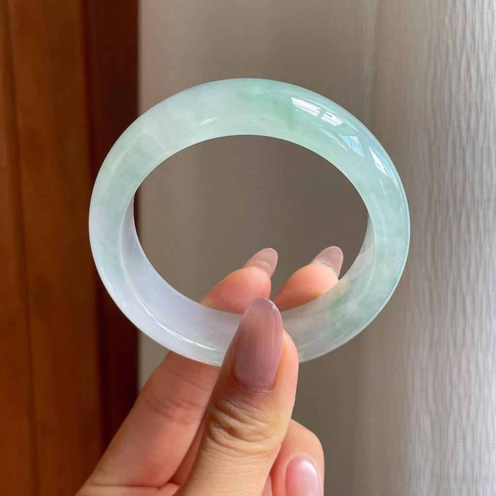 冰种淡椿彩翡翠平安镯（53.6mm）（yc284562）