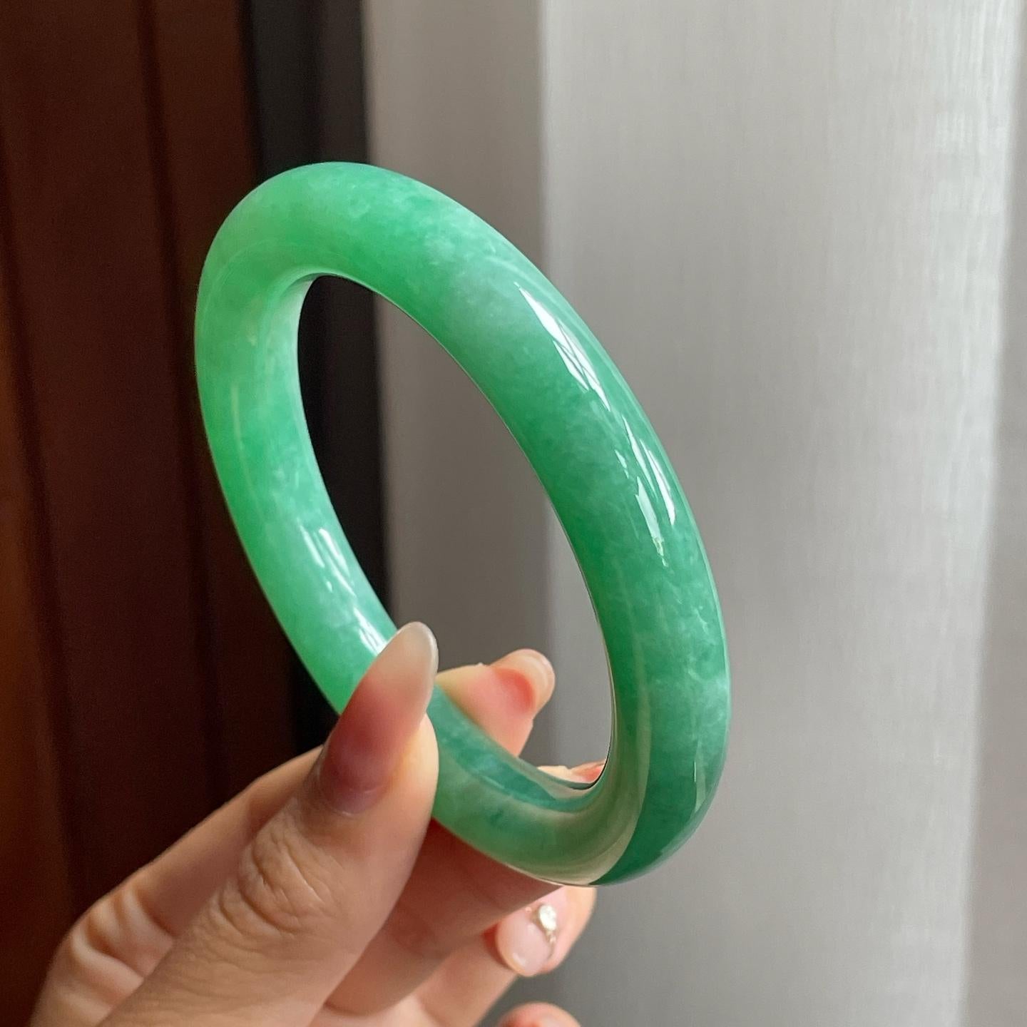 糯冰种满绿翡翠圆条手镯（56mm）（yc200135）