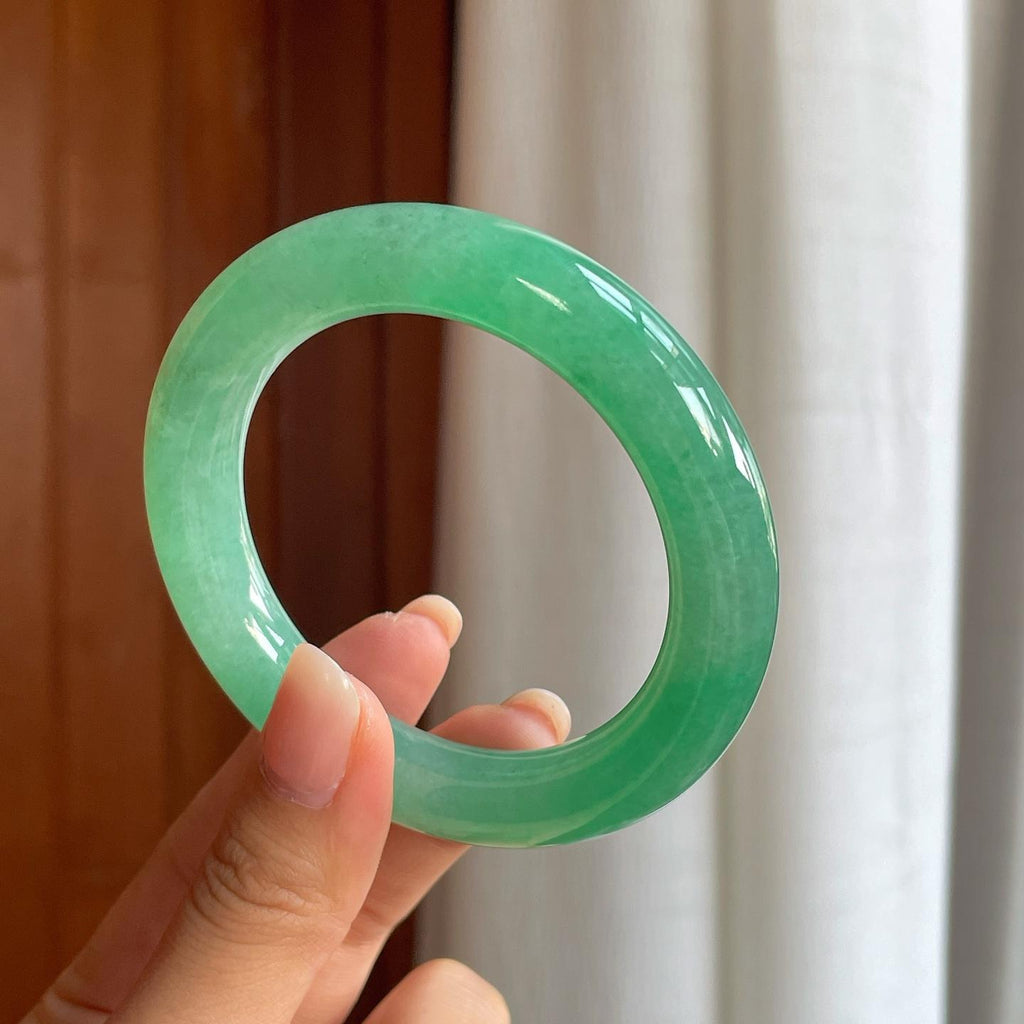 冰种果绿翡翠圆条手镯（55.3mm）（yc408427）