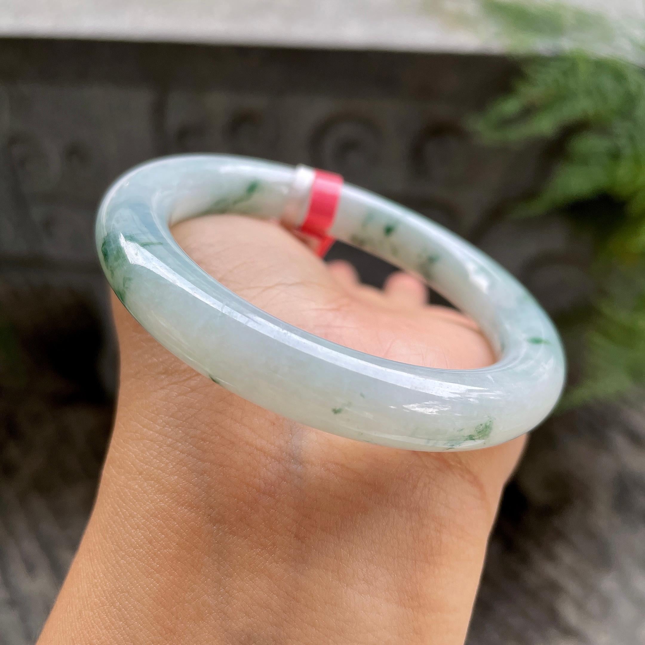 细糯种飘花圆条手镯54圈          天然缅甸A货翡翠（yc390011）
