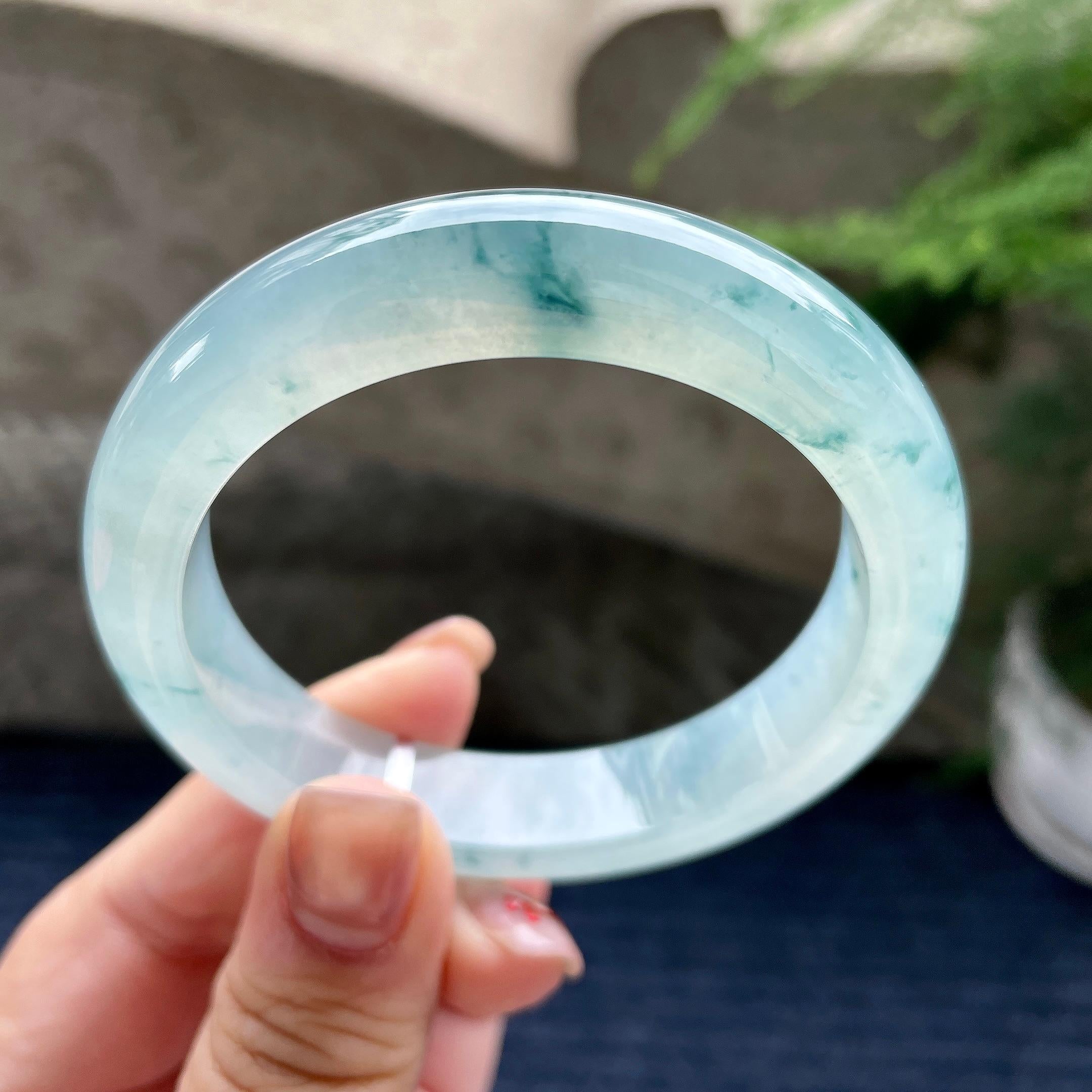糯冰种飘蓝花正圈平安镯 56圈口 天然缅甸A货翡翠（yc350654）