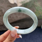 大圈口     细糯种飘花正圈平安镯60圈      天然缅甸A货翡翠（yc421236）