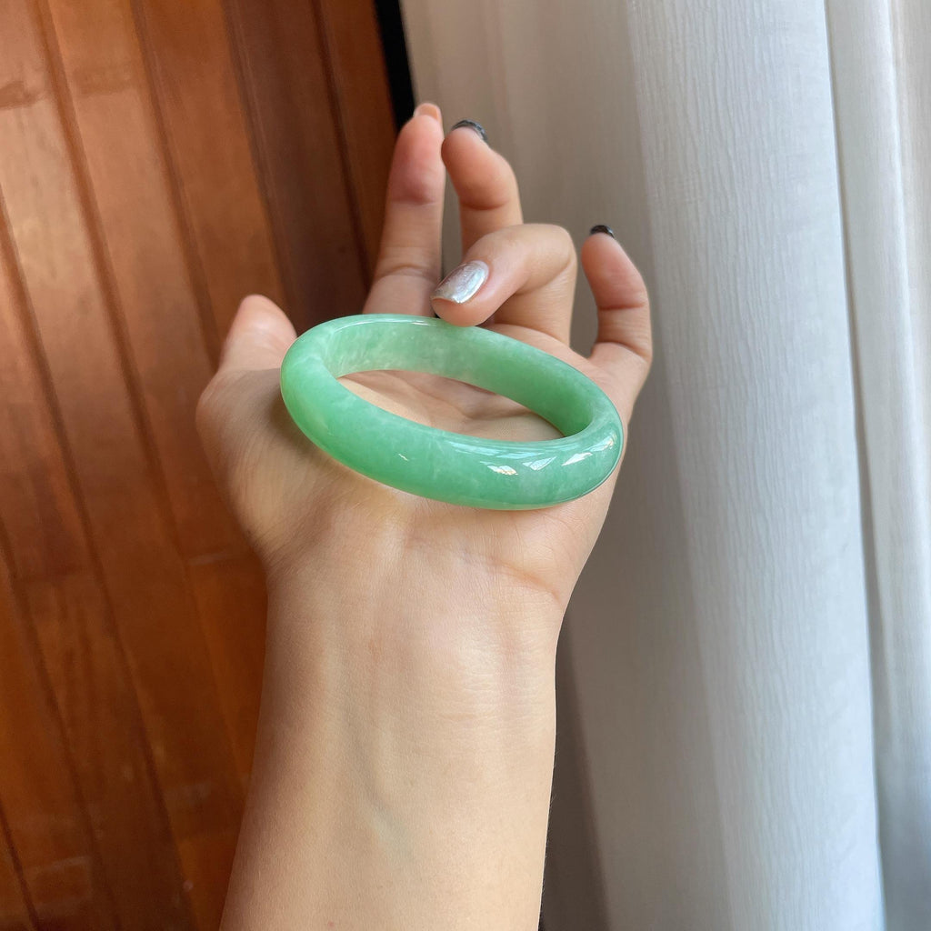 糯种果绿翡翠贵妃镯（53mm）（yc289585）