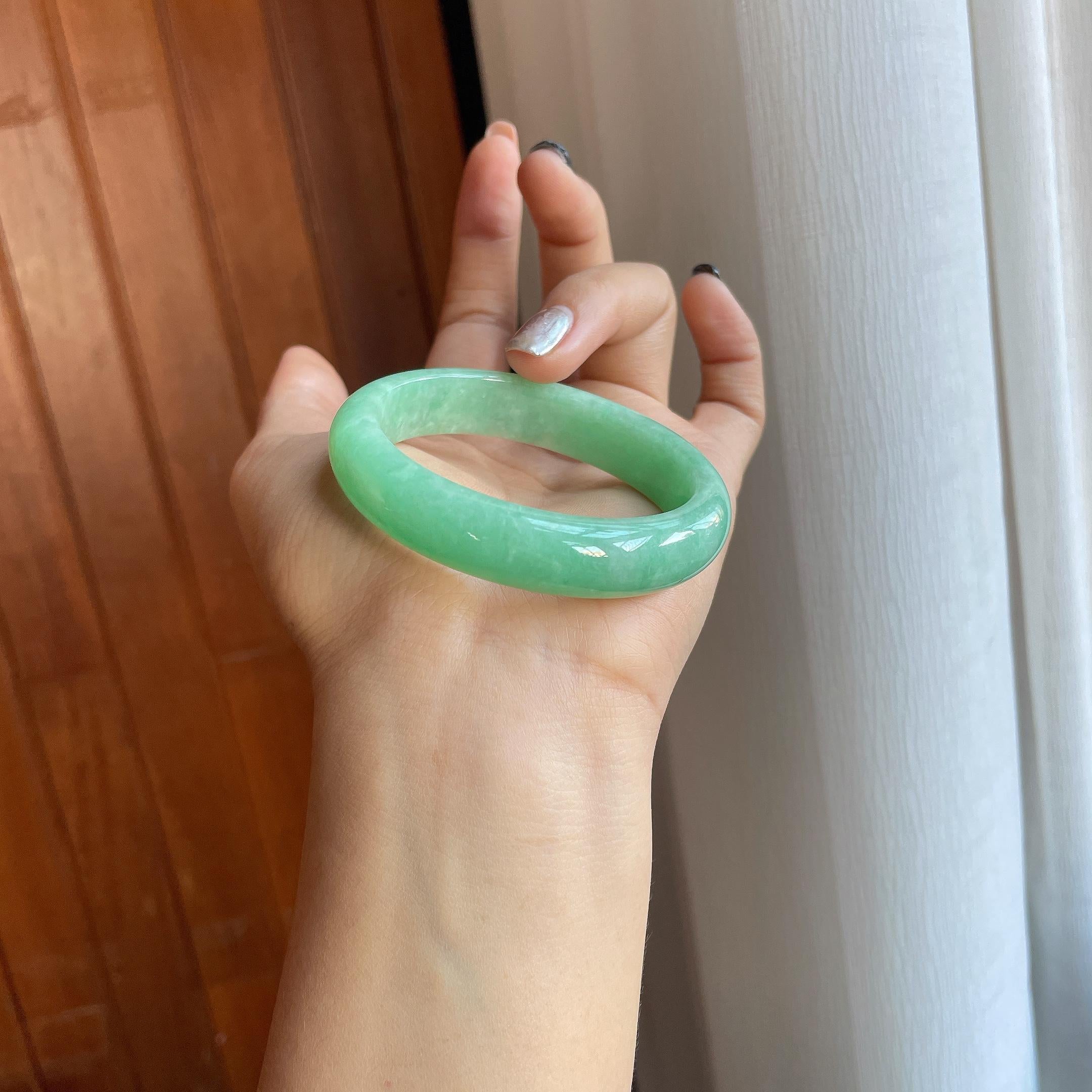 糯种果绿翡翠贵妃镯（53mm）（yc289585）