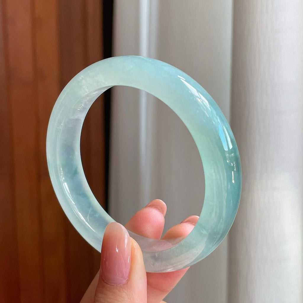 冰玻种蓝晴底翡翠平安镯（54.5mm）（yc335303）