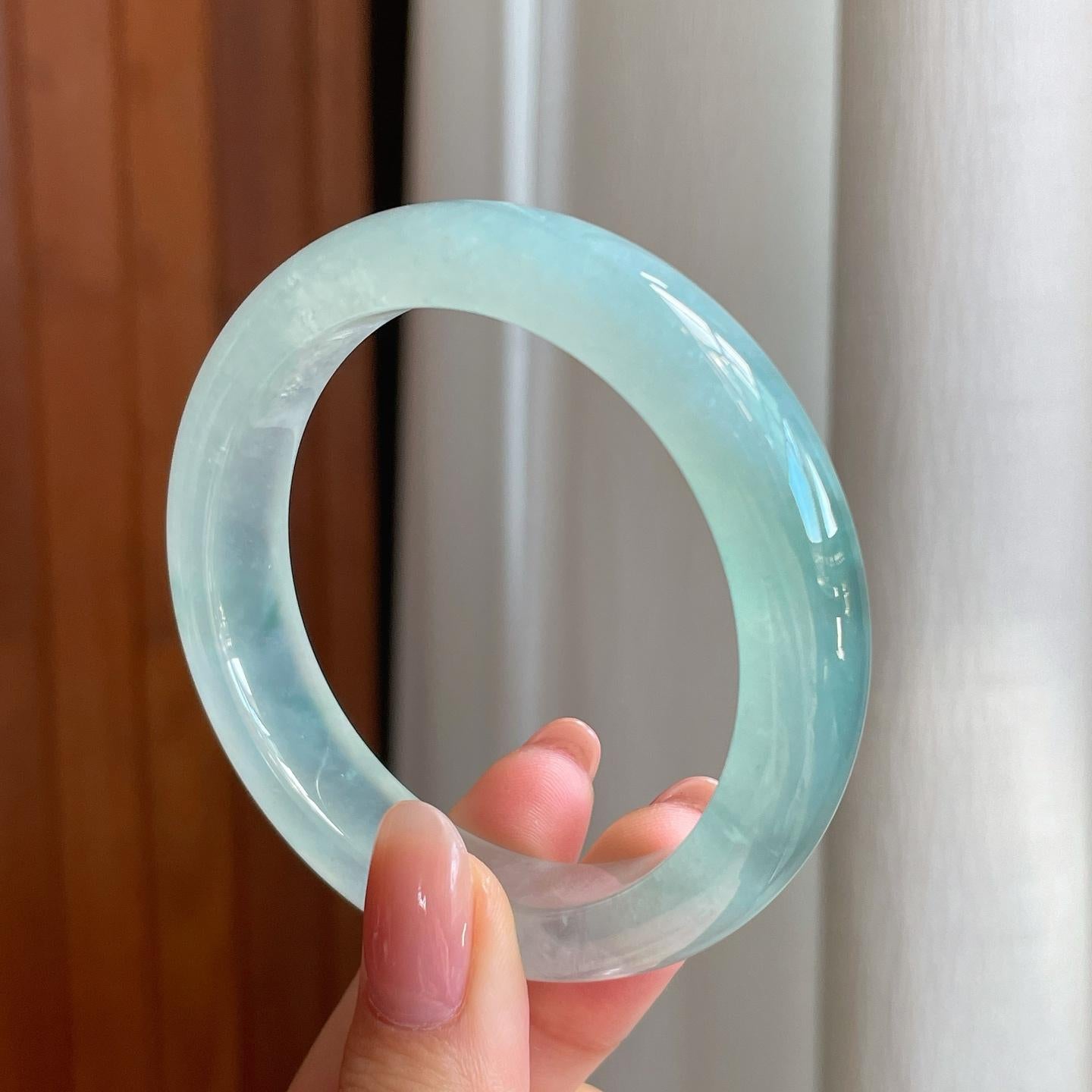 冰玻种蓝晴底翡翠平安镯（54.5mm）（yc335303）