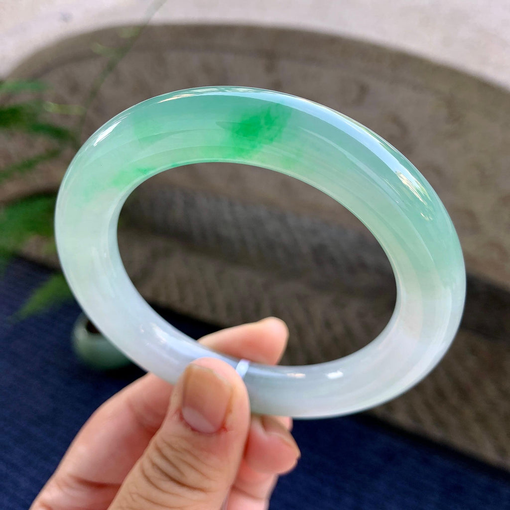 糯冰种飘绿圆条手镯（58.4mm）（yc243440）