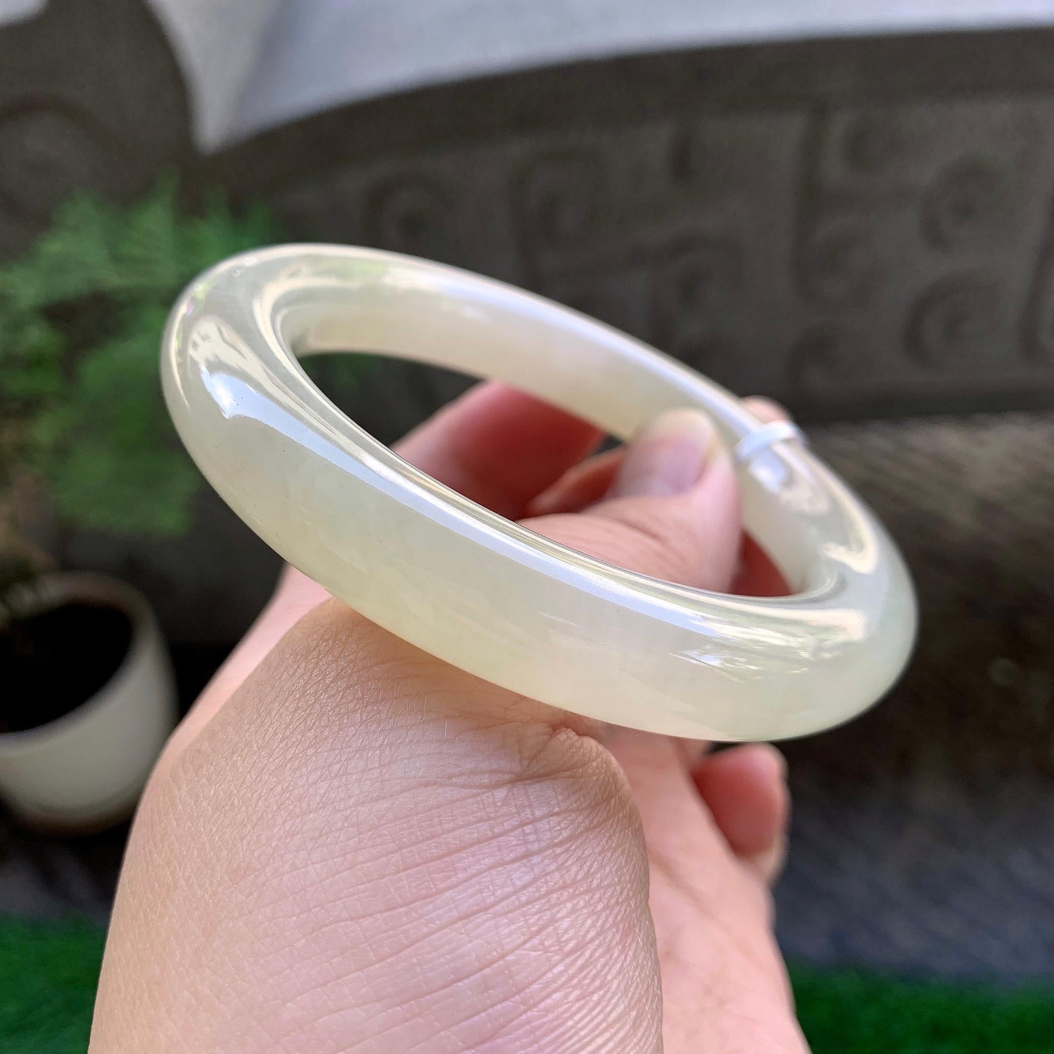 糯冰种黄翡圆条手镯（54.8mm）（yc229797）