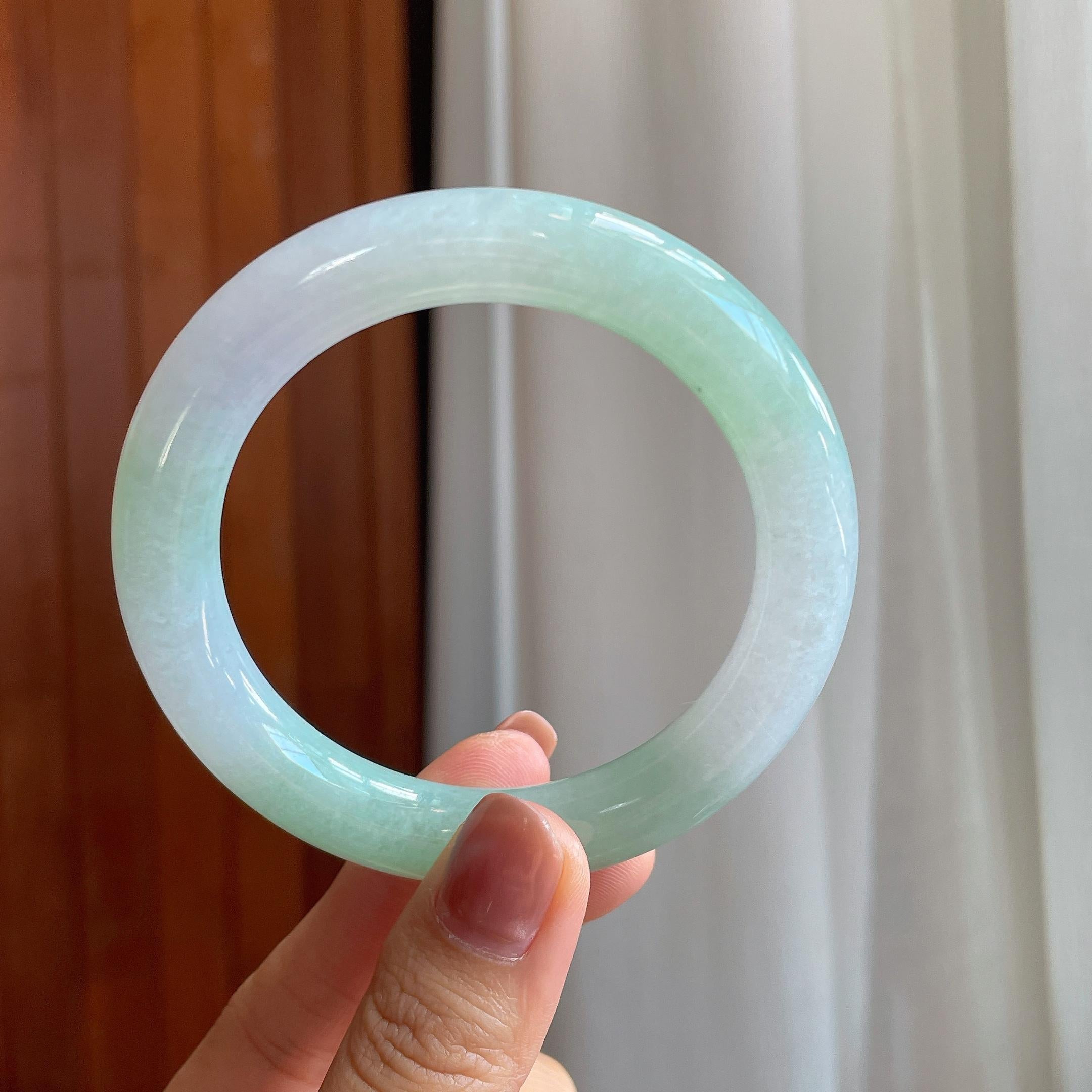 糯冰春带彩翡翠圆条手镯（56mm）（yc284947）