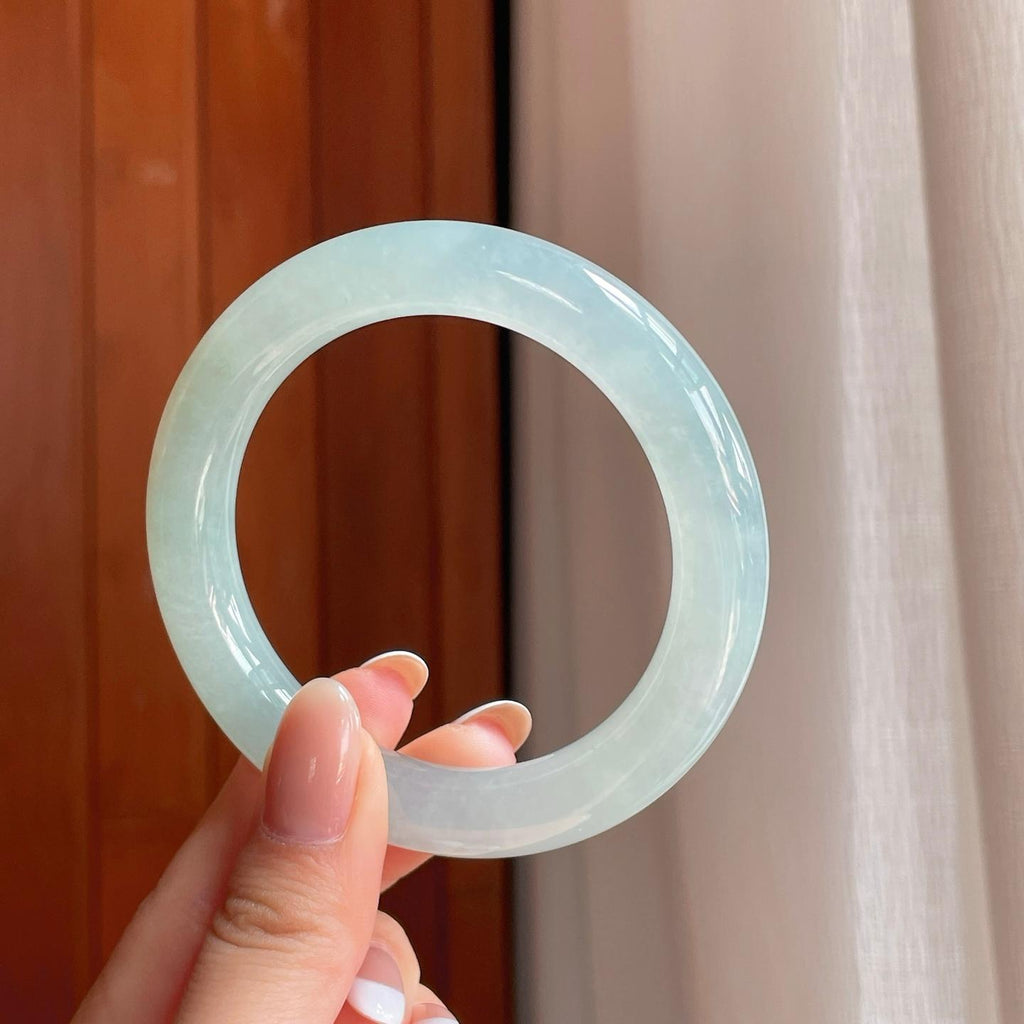 冰种晴底翡翠圆条手镯（55.7mm）（yc374055）