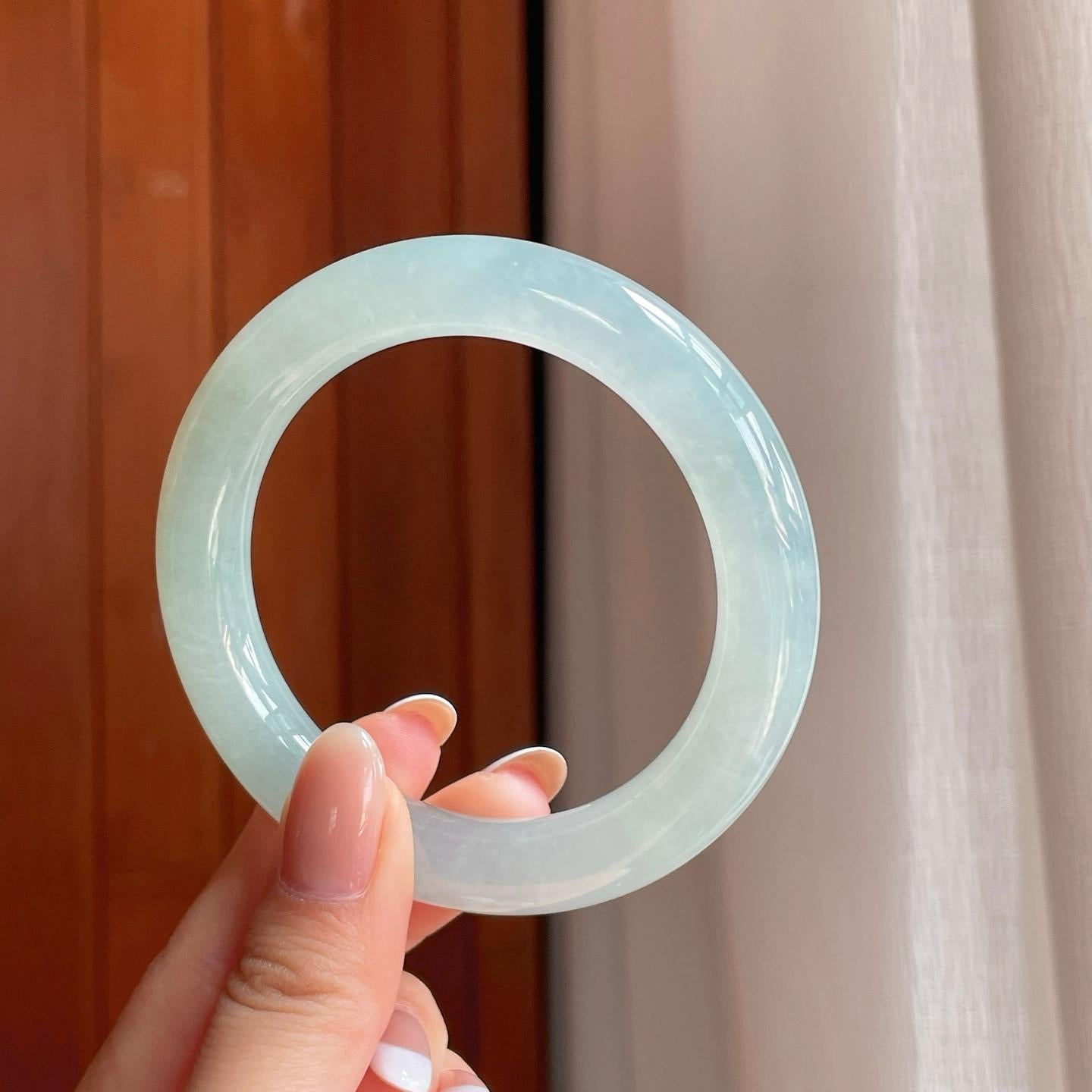 冰种晴底翡翠圆条手镯（55.7mm）（yc374055）