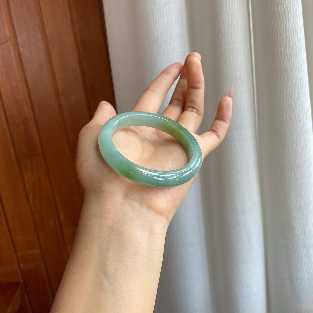 糯冰湖水绿带黄翡翡翠平安镯（53.5mm）（yc312950）