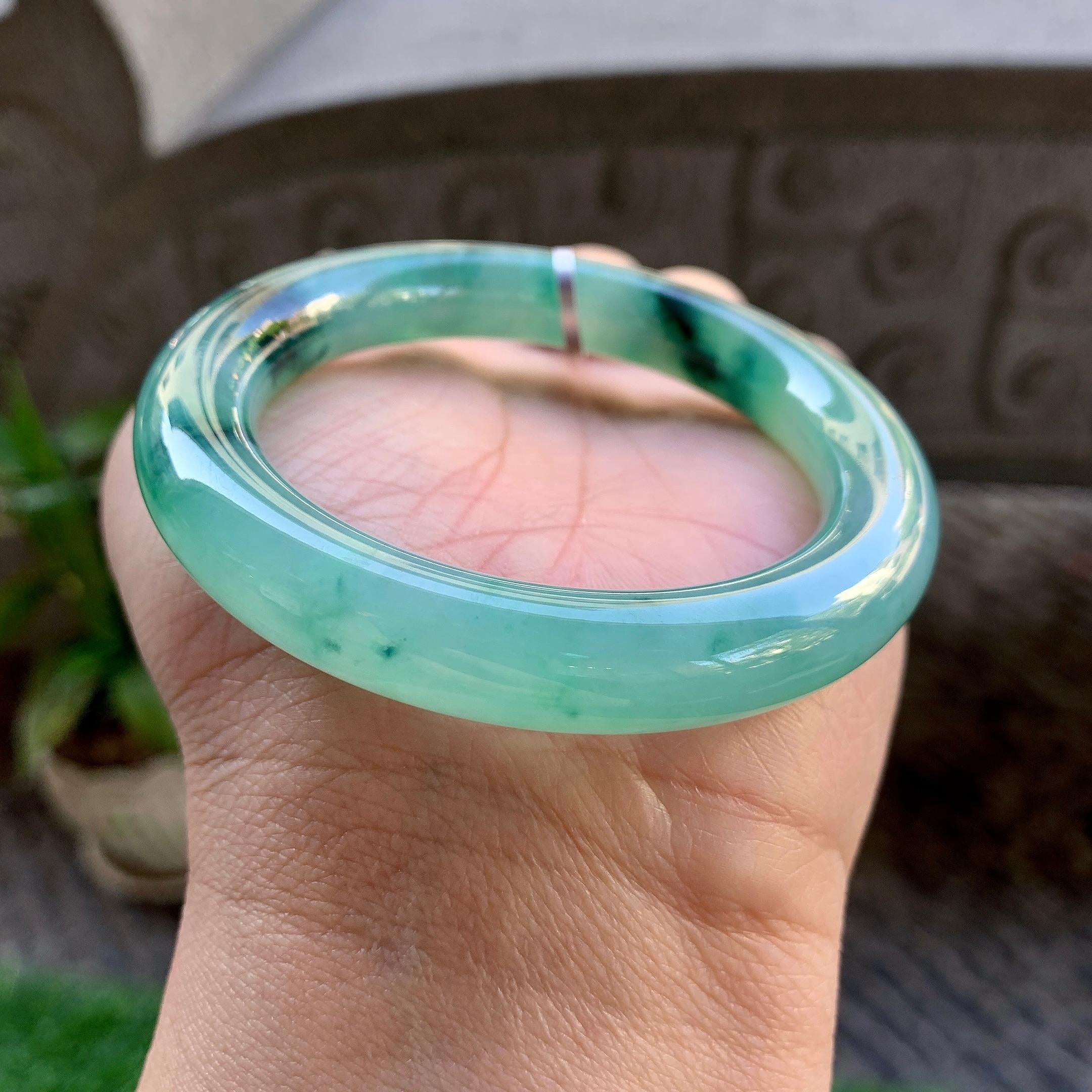 糯冰种蓝底飘花圆条手镯（54mm）（yc307306）