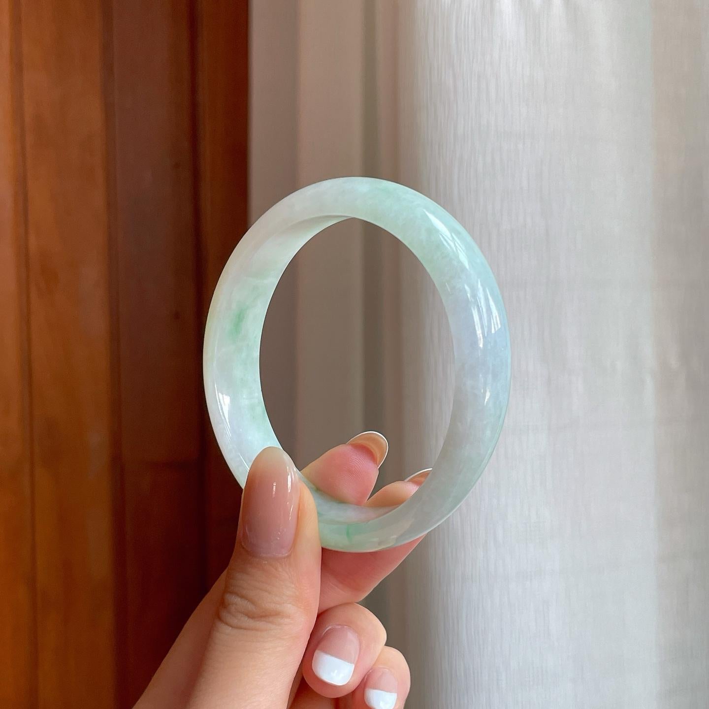 糯冰飘花翡翠贵妃镯（56mm)（yc374701）